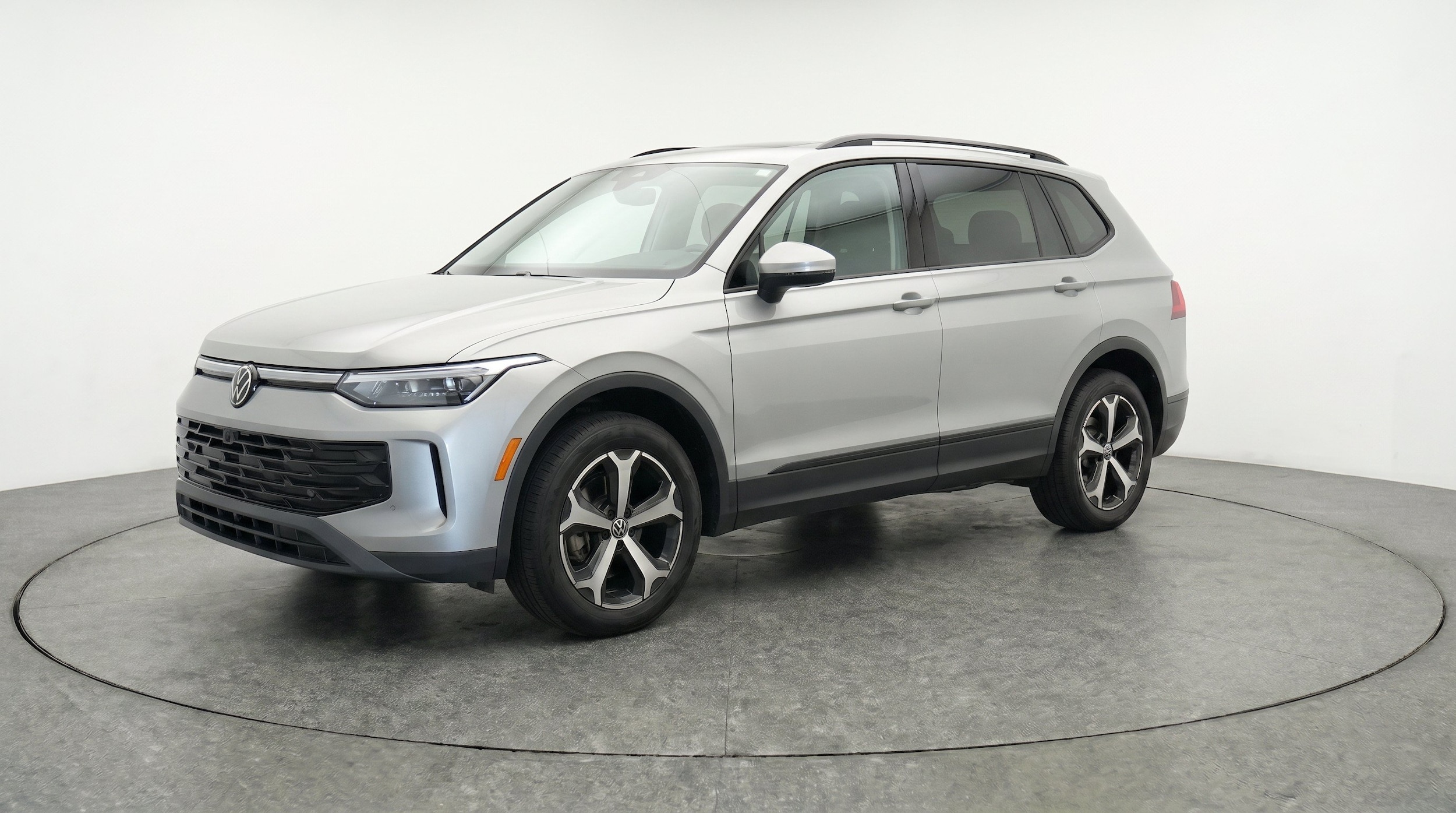Thumbnail: 2026 Volkswagen Tiguan - 3
