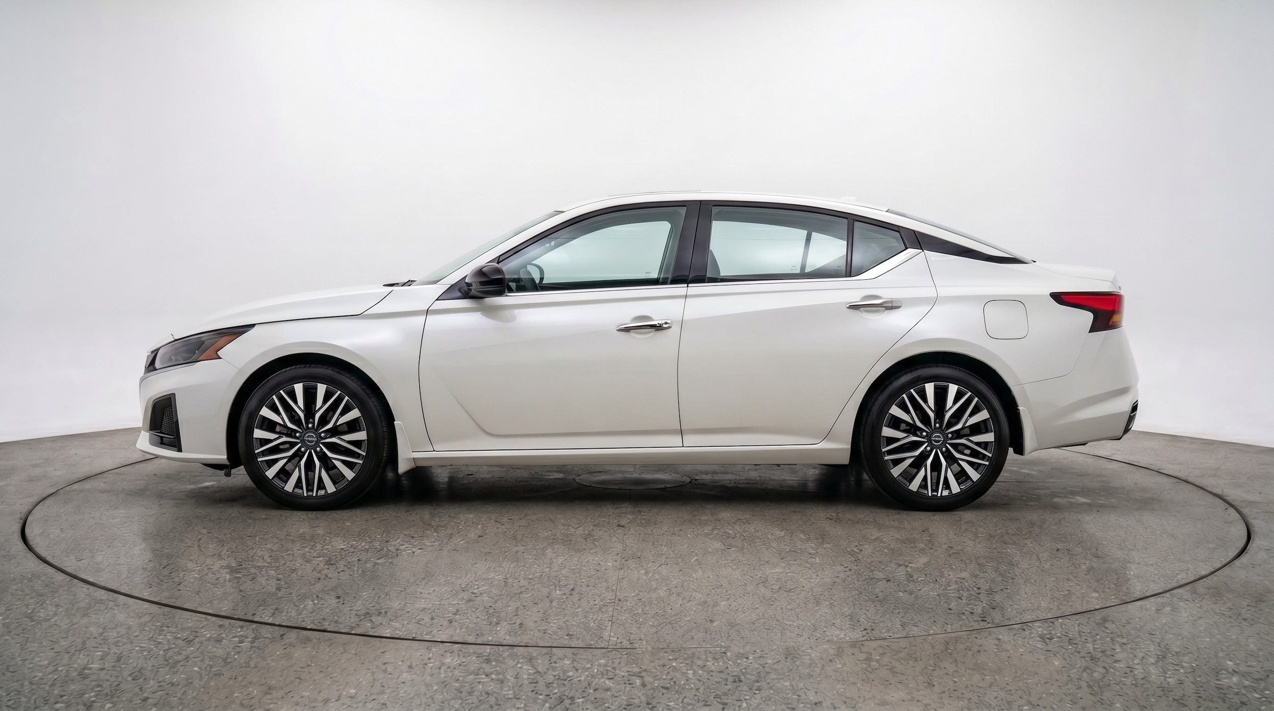 Thumbnail: 2025 Nissan Altima - 4