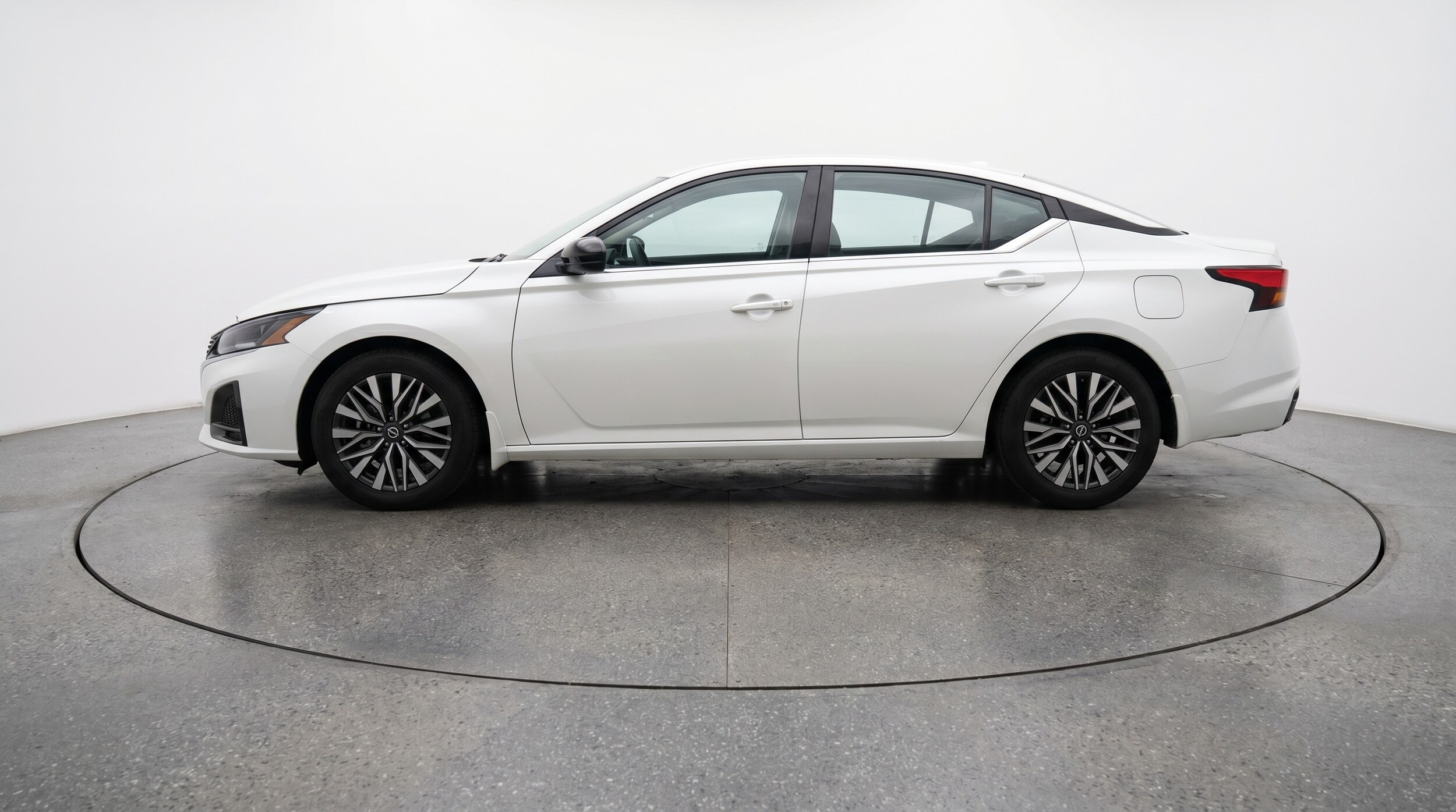 Thumbnail: 2025 Nissan Altima - 4