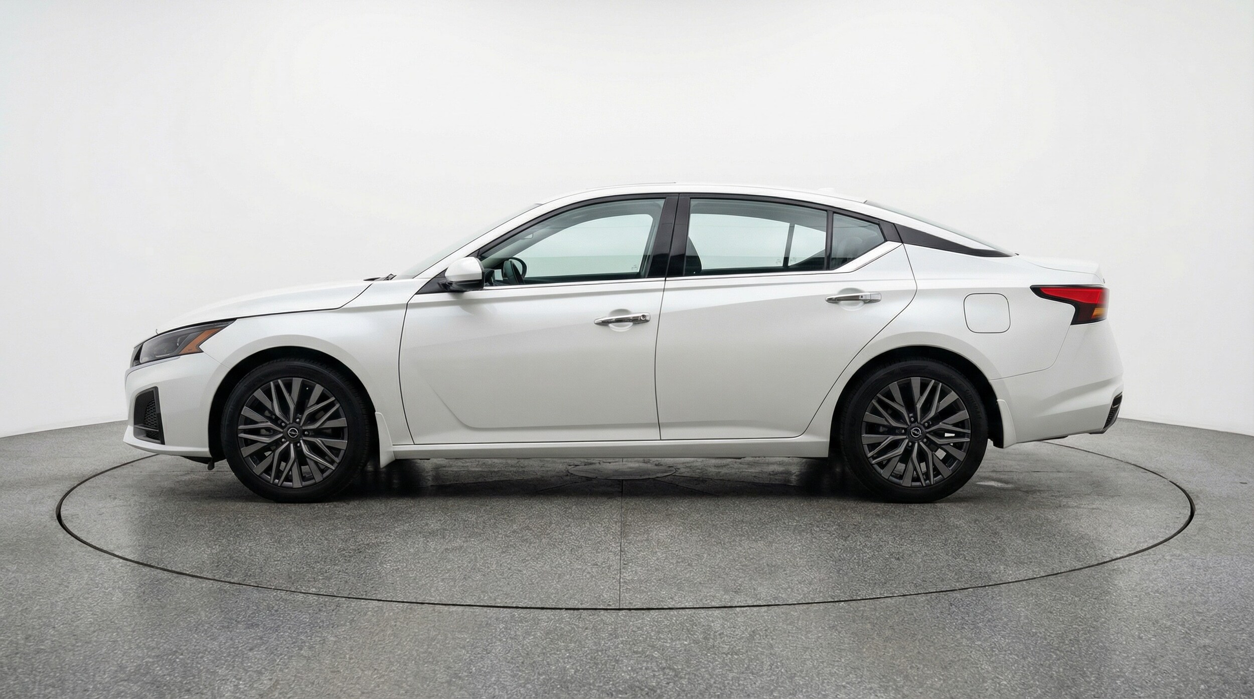 Thumbnail: 2025 Nissan Altima - 4