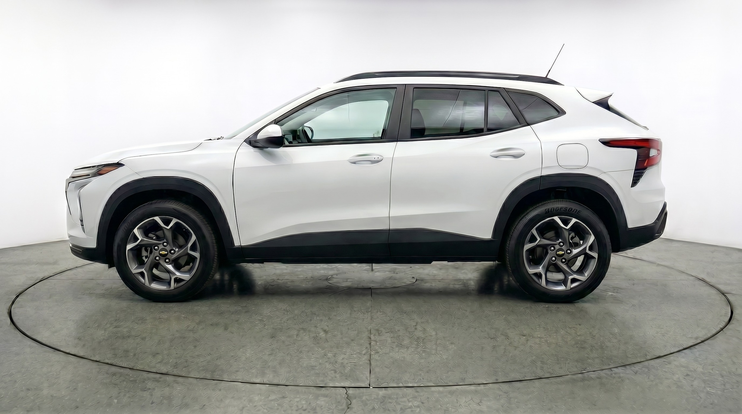 Thumbnail: 2025 Chevrolet Trax - 4