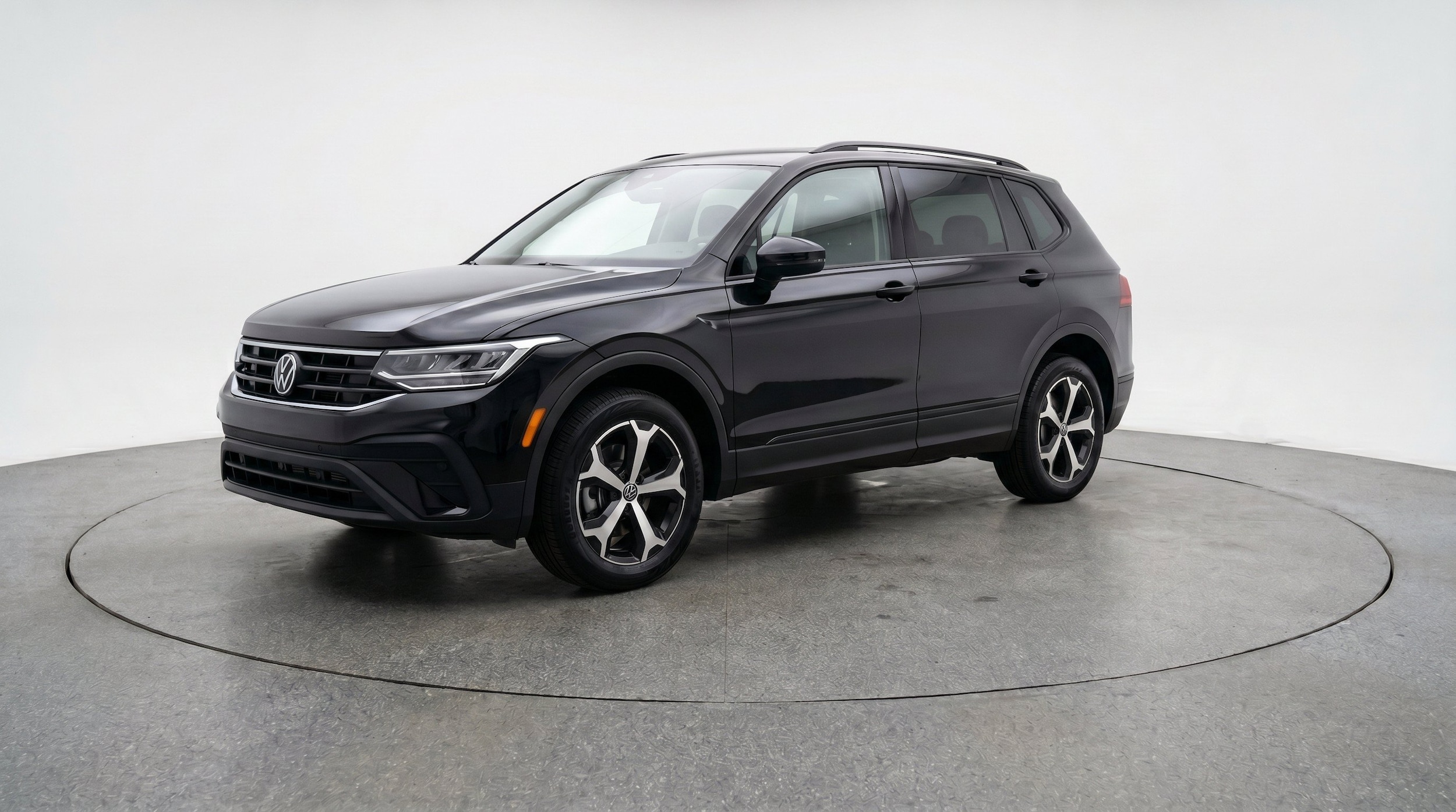 Thumbnail: 2026 Volkswagen Tiguan - 3