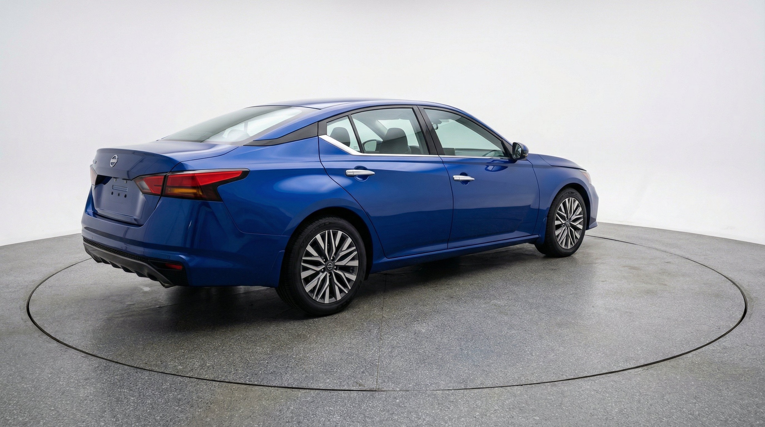 Thumbnail: 2025 Nissan Altima - 9