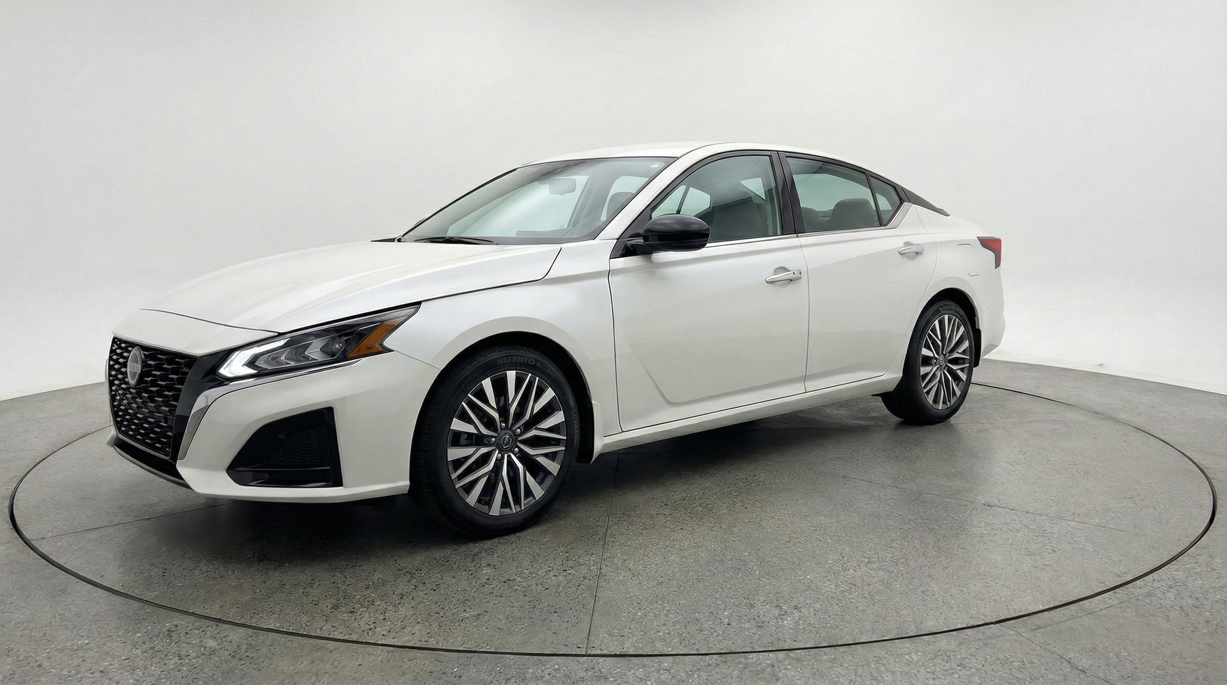 Thumbnail: 2025 Nissan Altima - 3