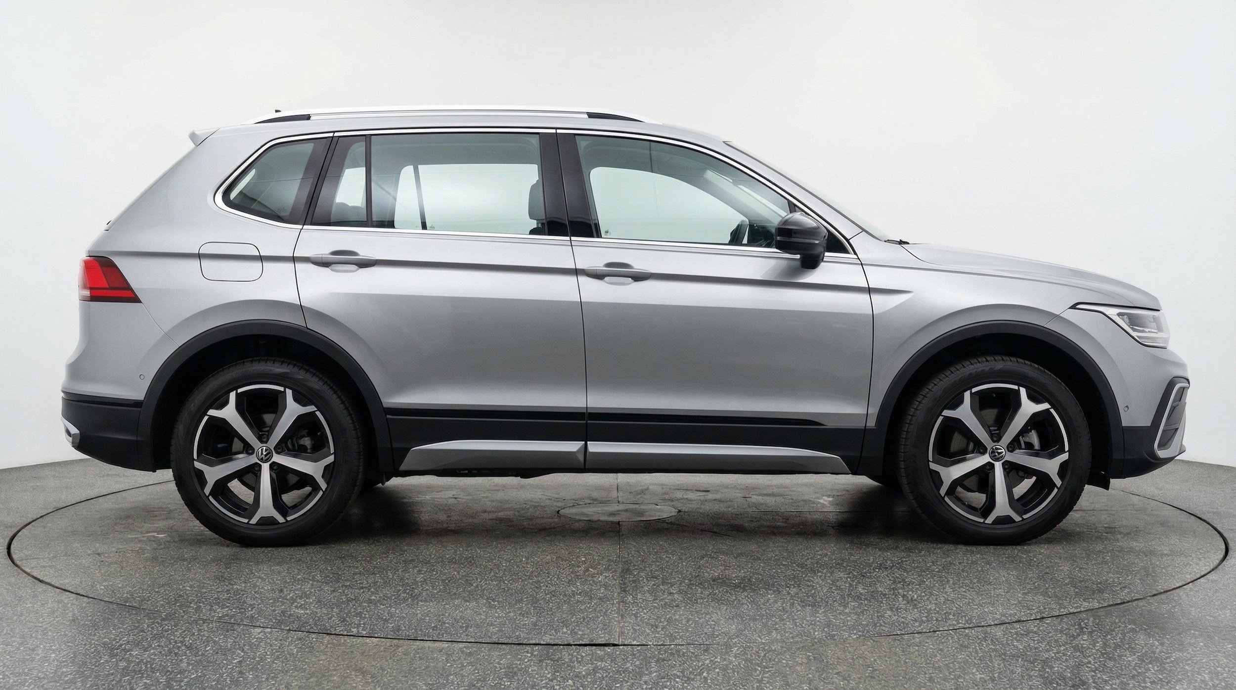 Thumbnail: 2026 Volkswagen Tiguan - 11