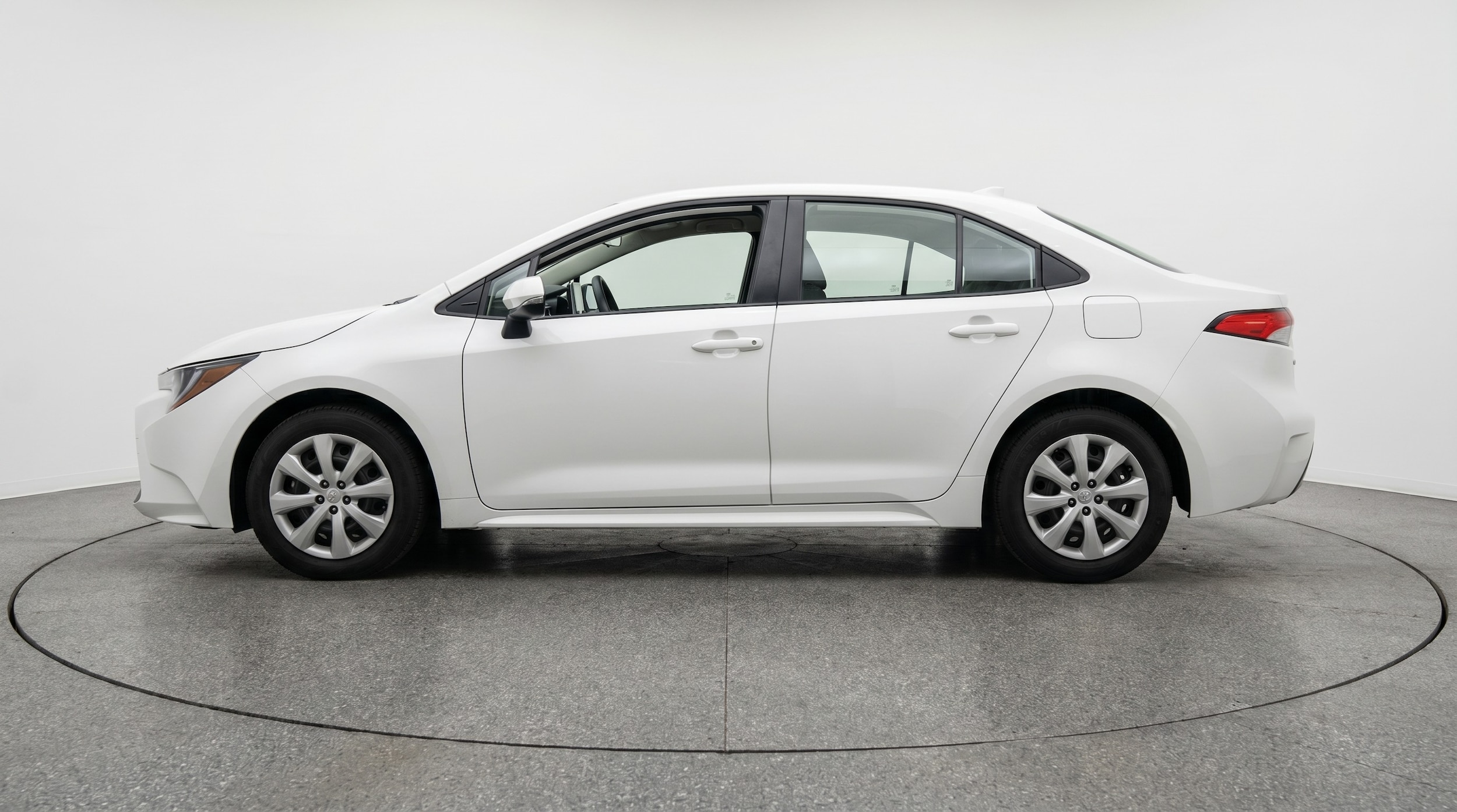 Thumbnail: 2025 Toyota Corolla - 4