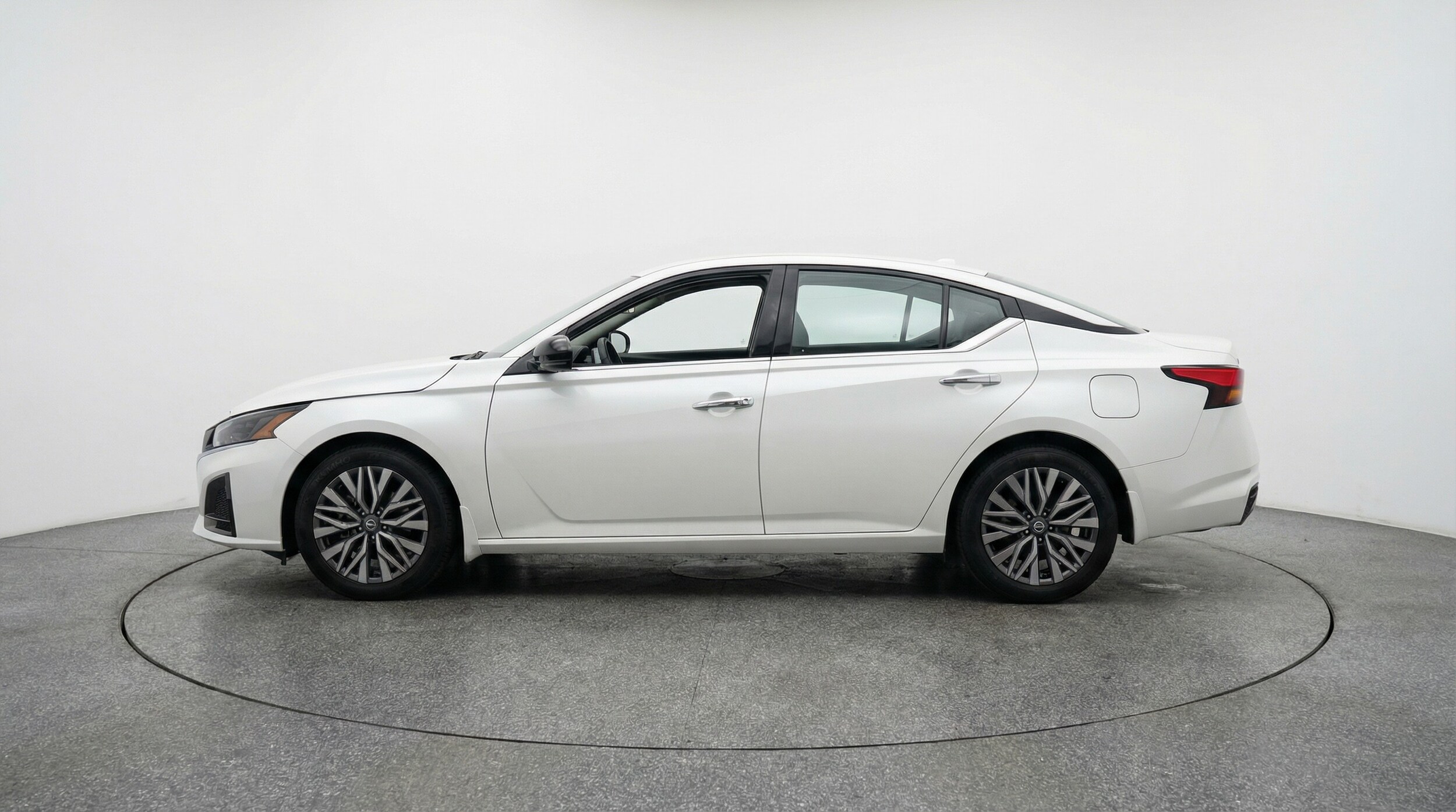 Thumbnail: 2025 Nissan Altima - 4