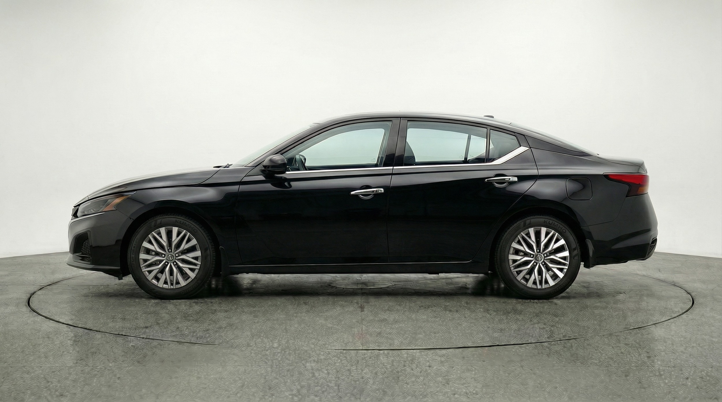 Thumbnail: 2025 Nissan Altima - 4