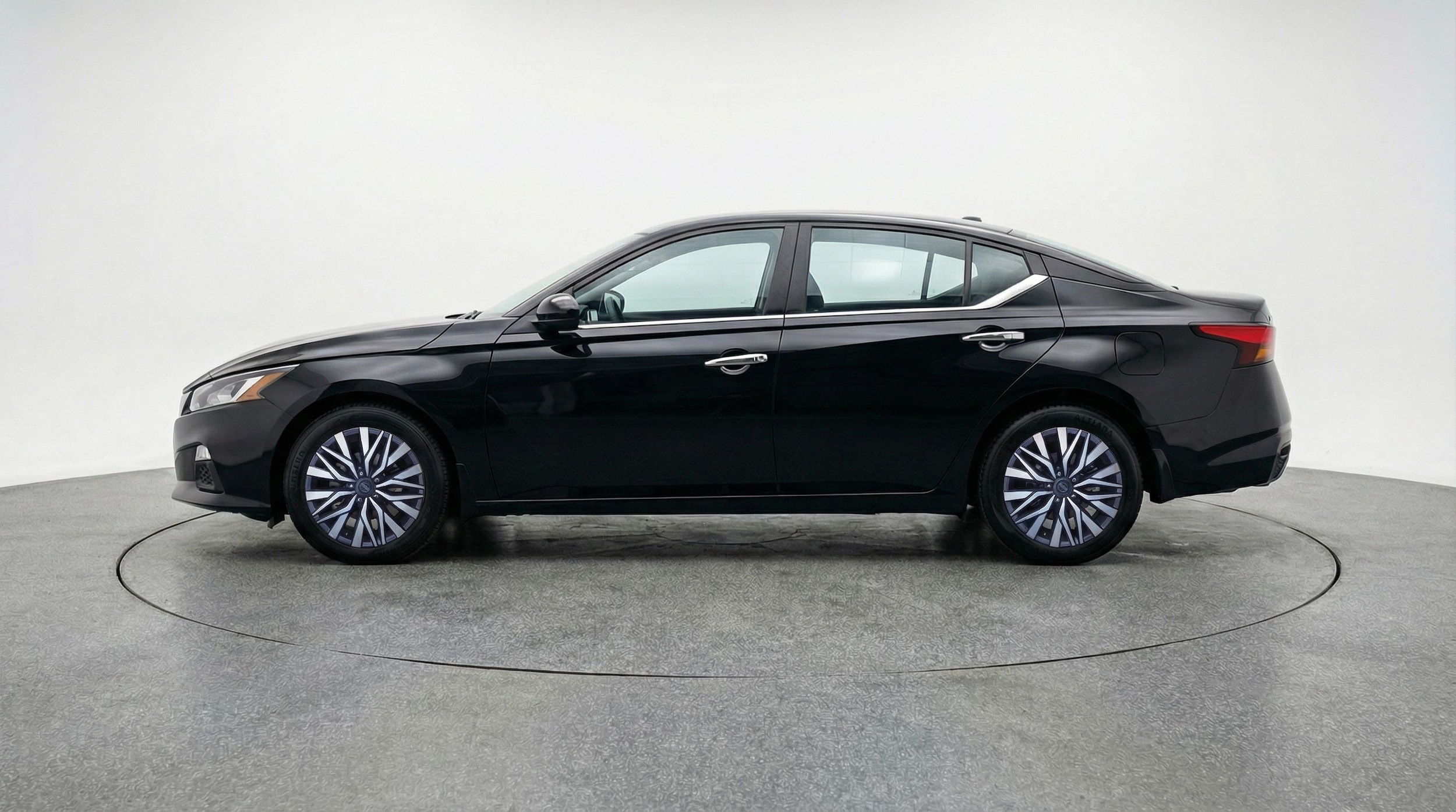 Thumbnail: 2025 Nissan Altima - 4