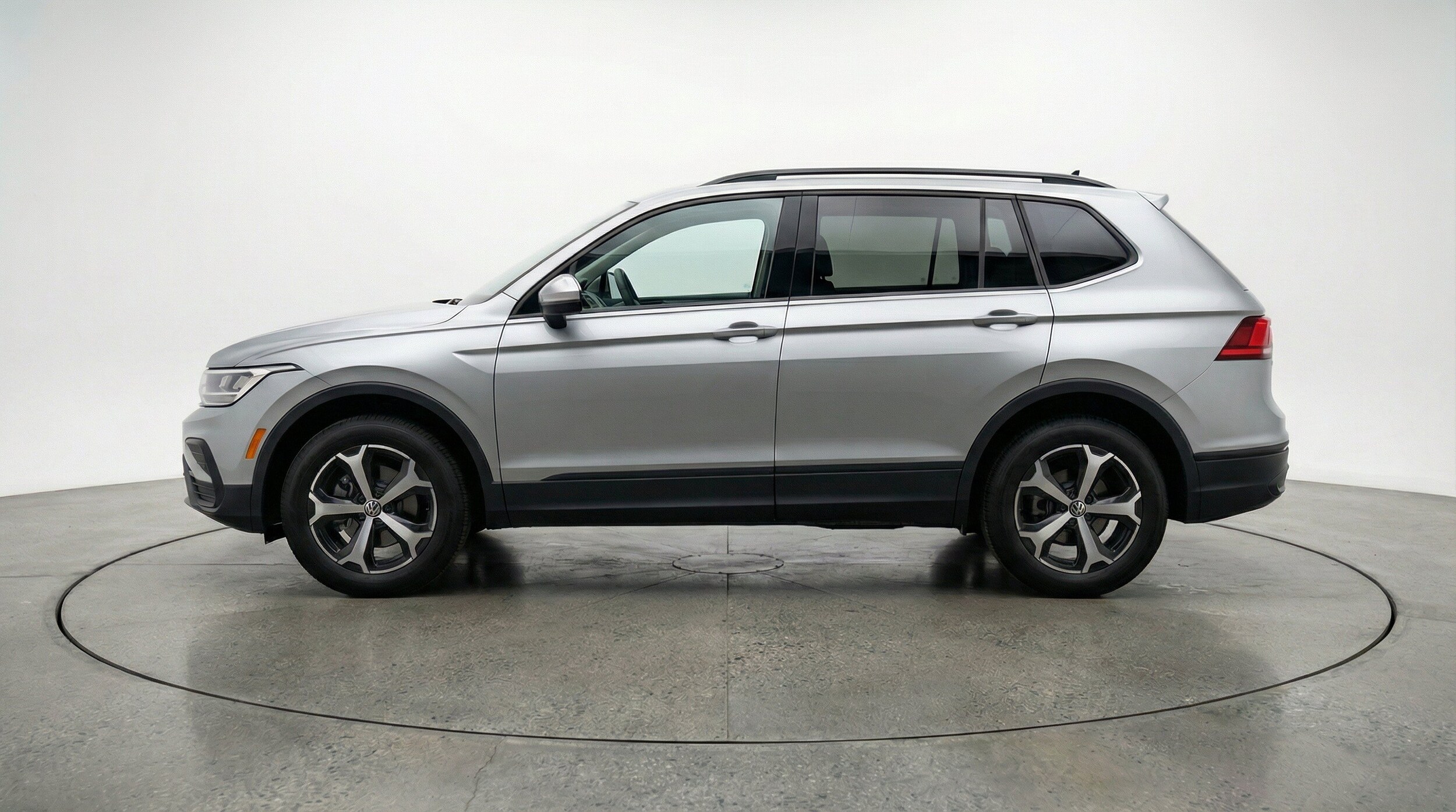 Thumbnail: 2026 Volkswagen Tiguan - 5