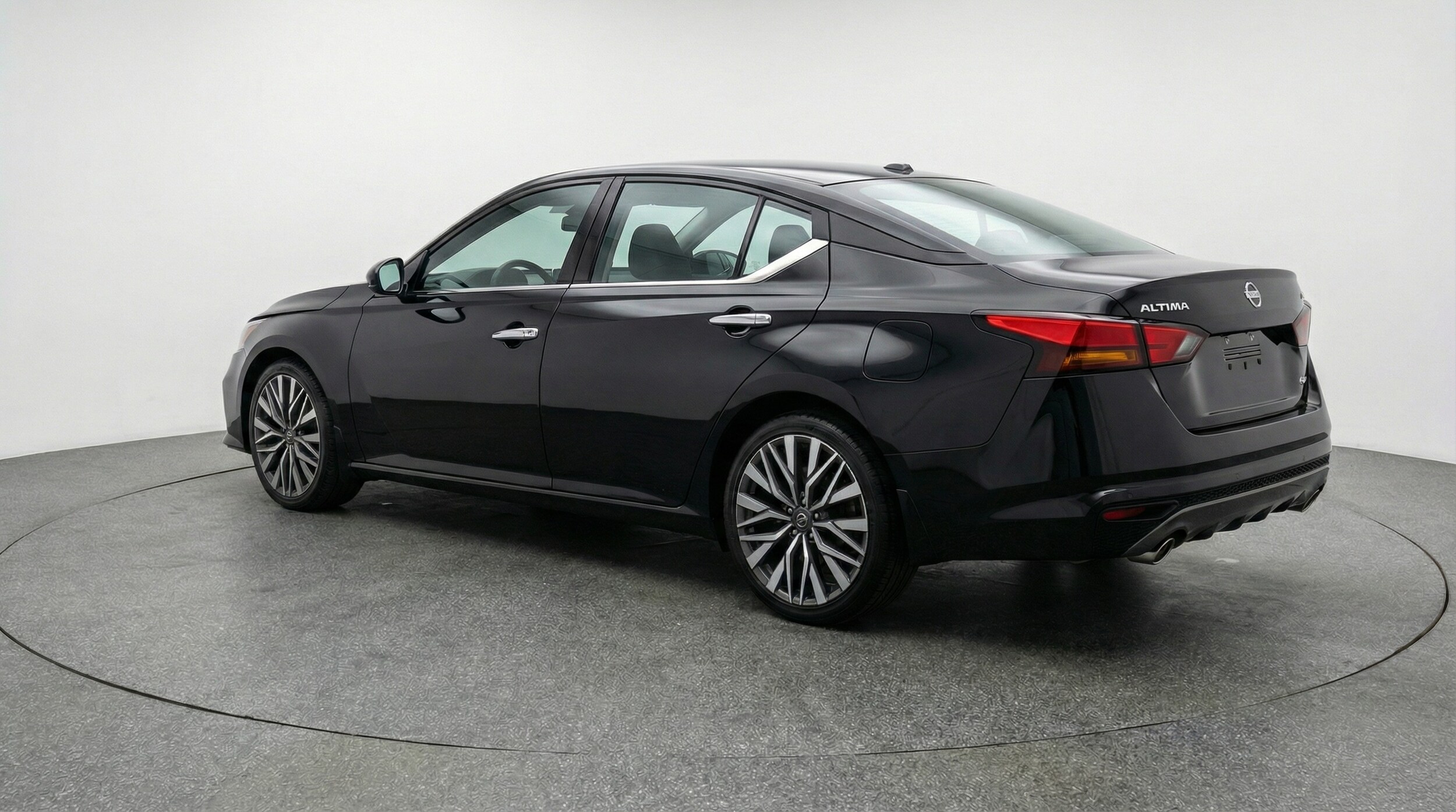 Thumbnail: 2025 Nissan Altima - 5