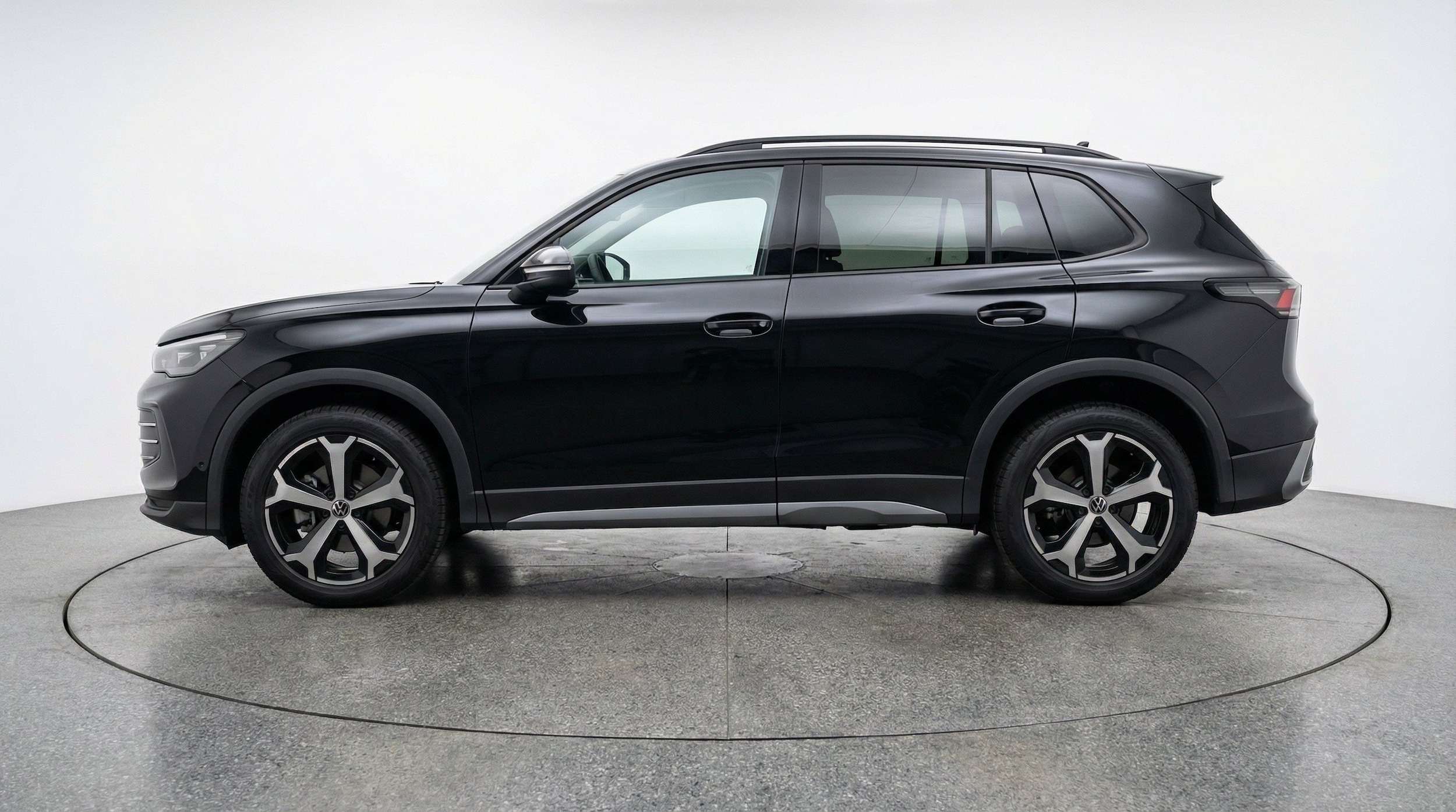Thumbnail: 2026 Volkswagen Tiguan - 5