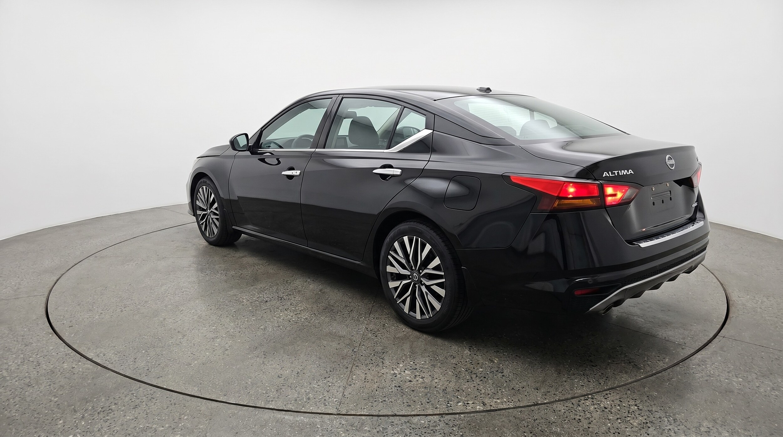 Thumbnail: 2025 Nissan Altima - 5
