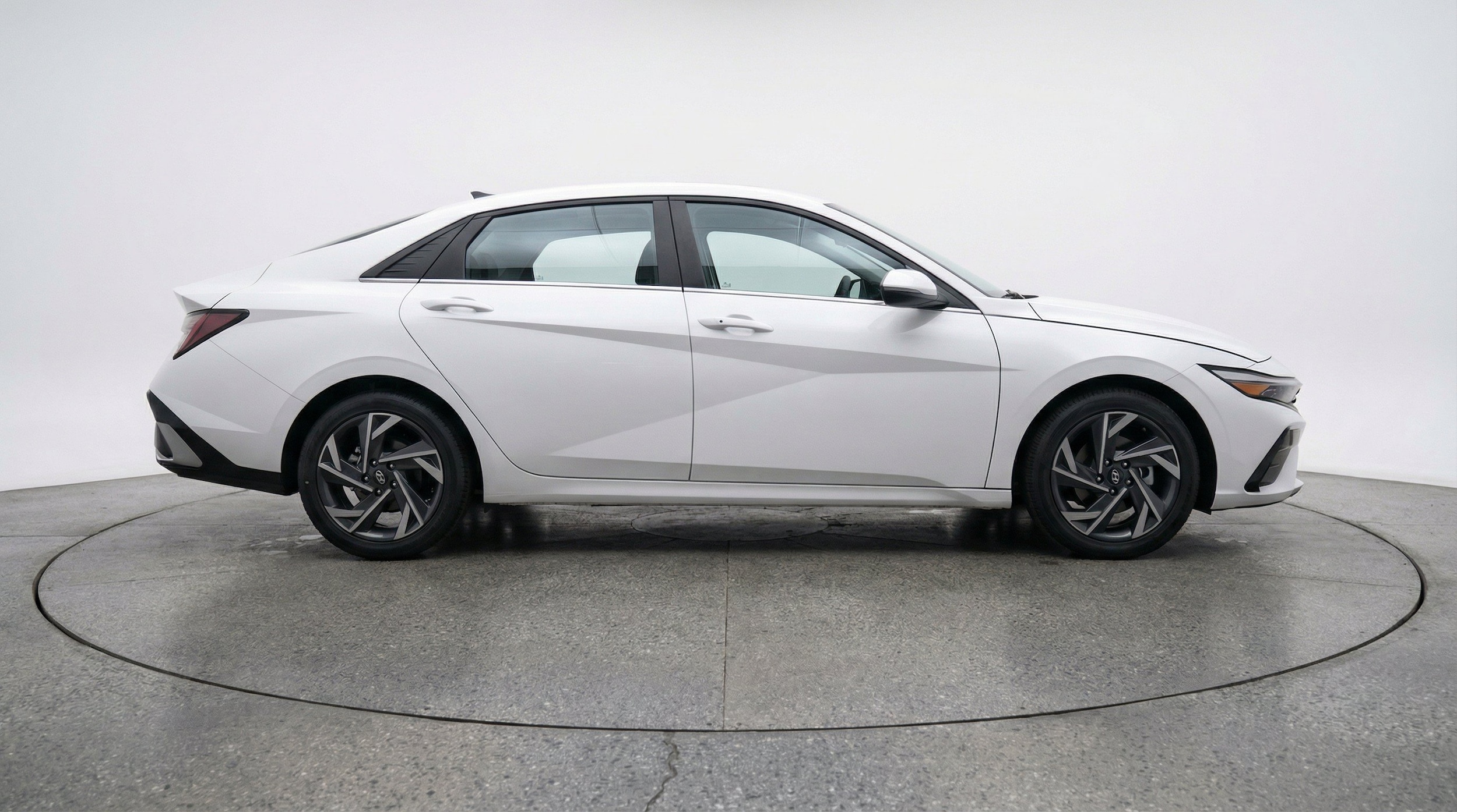 Thumbnail: 2025 Hyundai Elantra - 11
