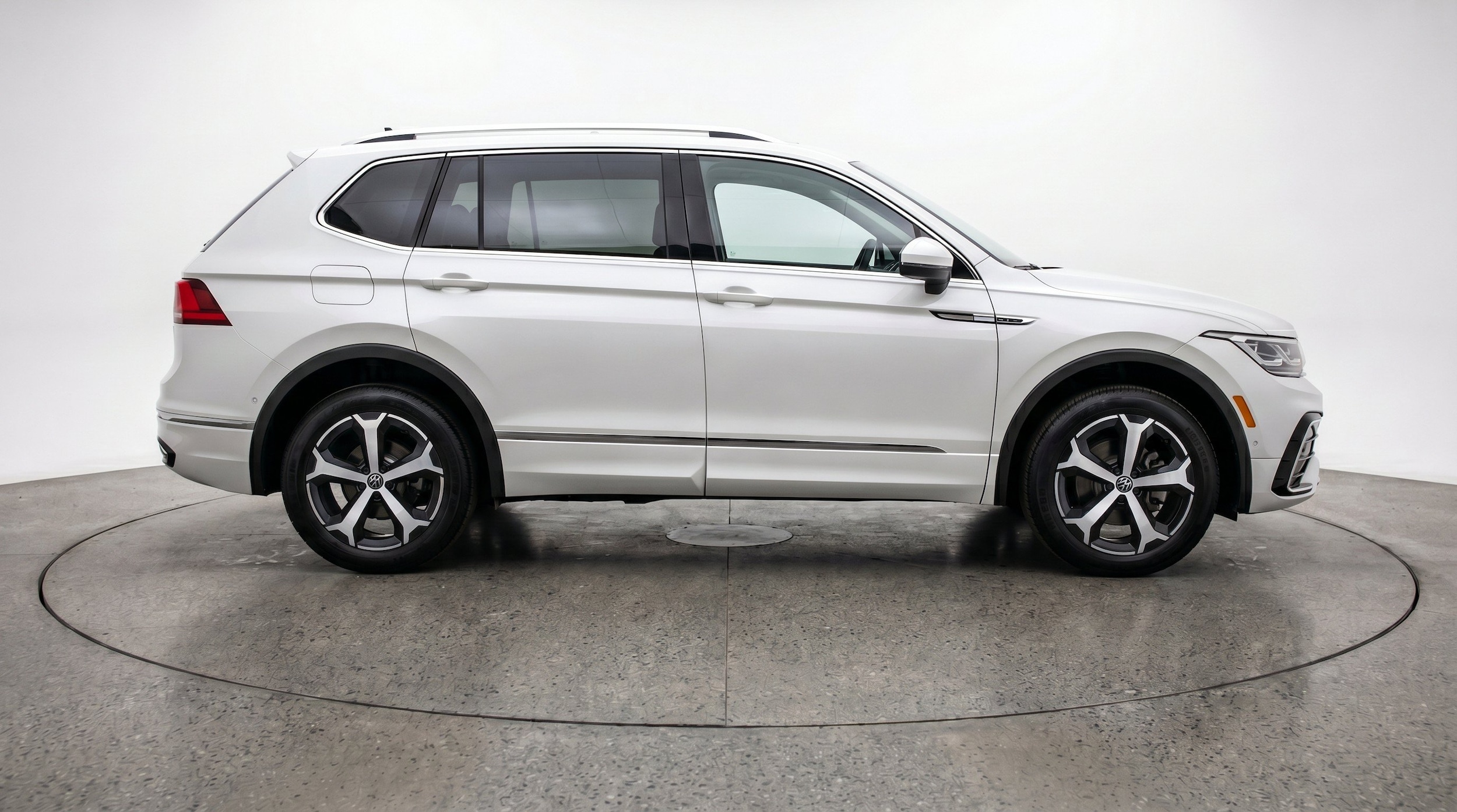 Thumbnail: 2026 Volkswagen Tiguan - 10