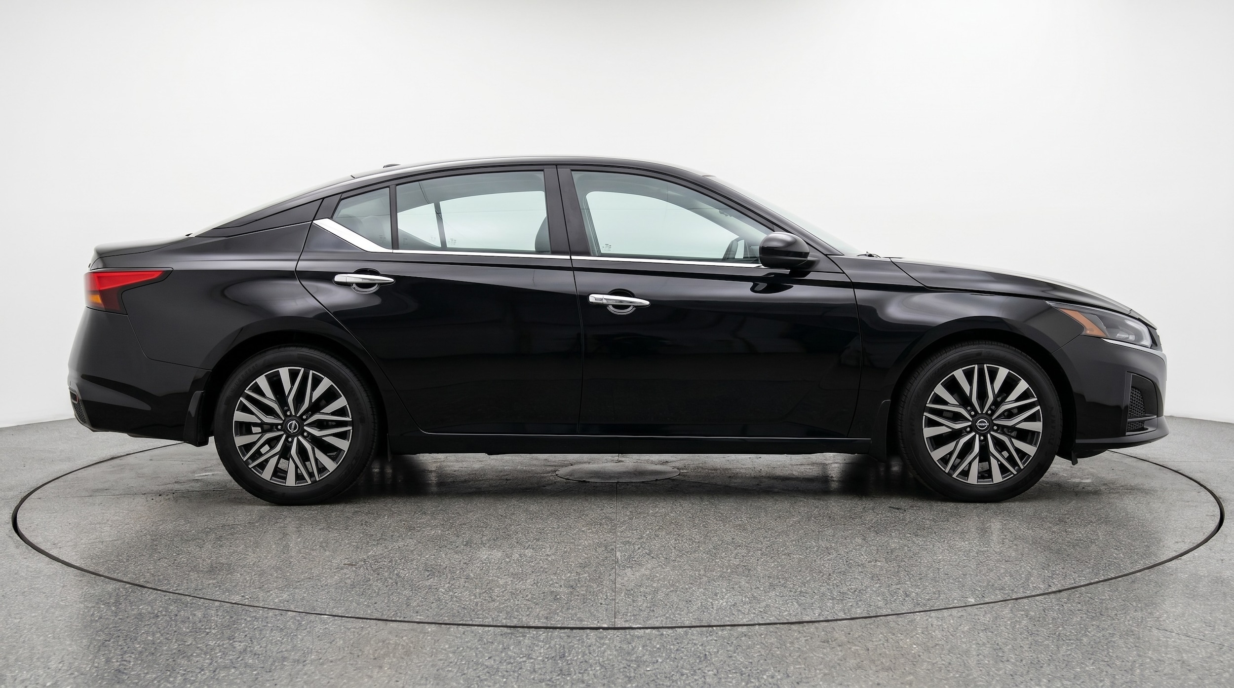 Thumbnail: 2025 Nissan Altima - 8