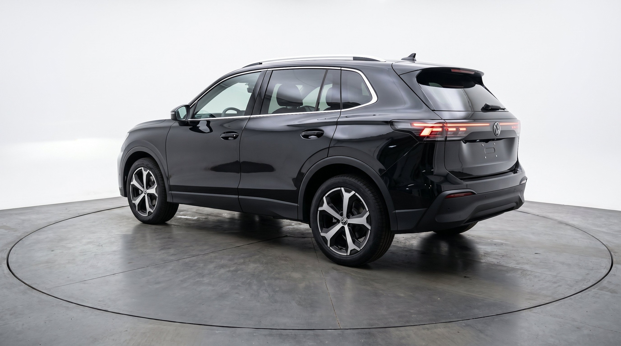 Thumbnail: 2026 Volkswagen Tiguan - 6