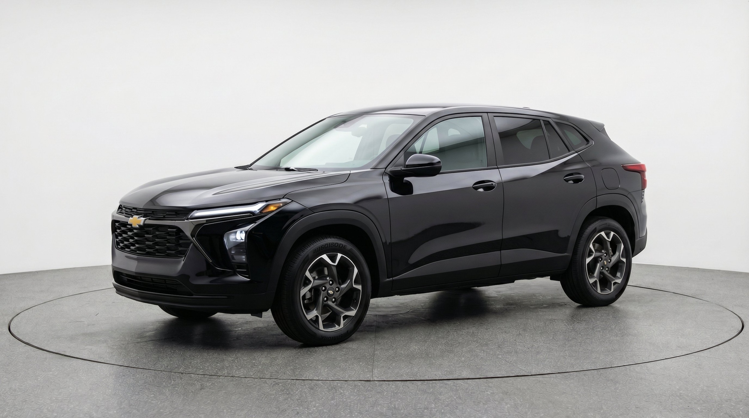 Thumbnail: 2025 Chevrolet Trax - 3
