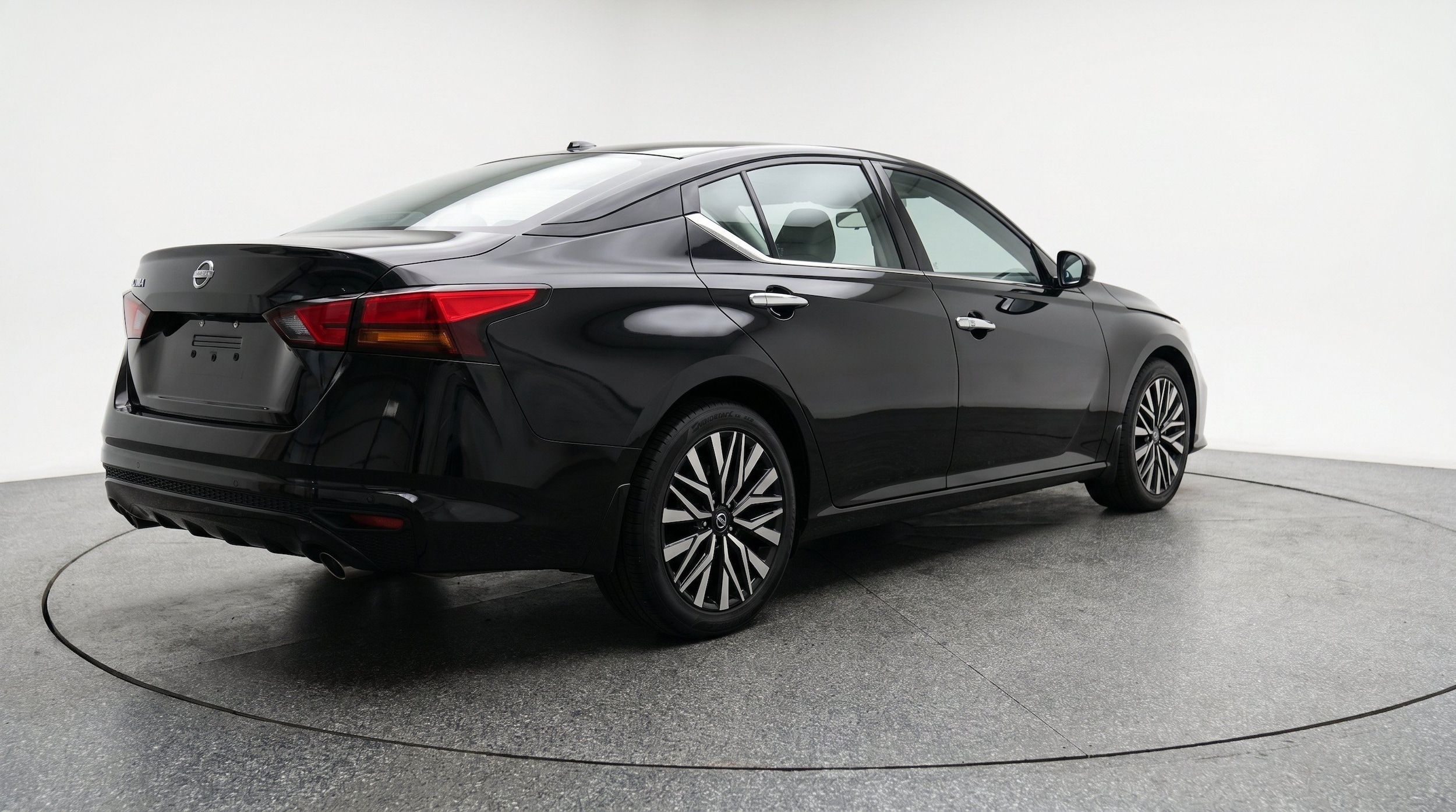 Thumbnail: 2025 Nissan Altima - 9