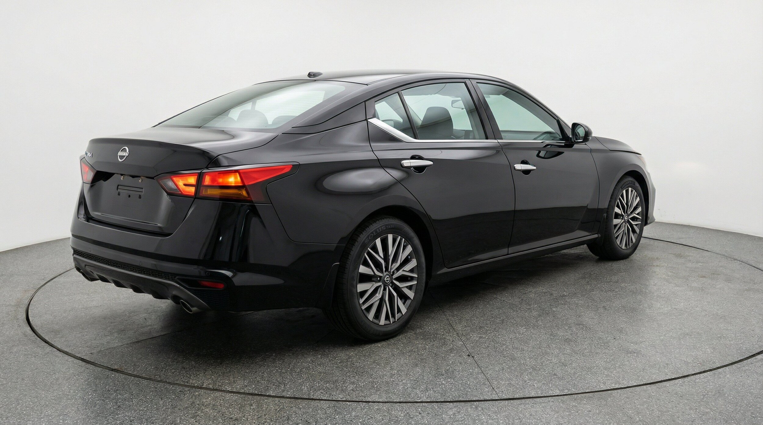Thumbnail: 2025 Nissan Altima - 9