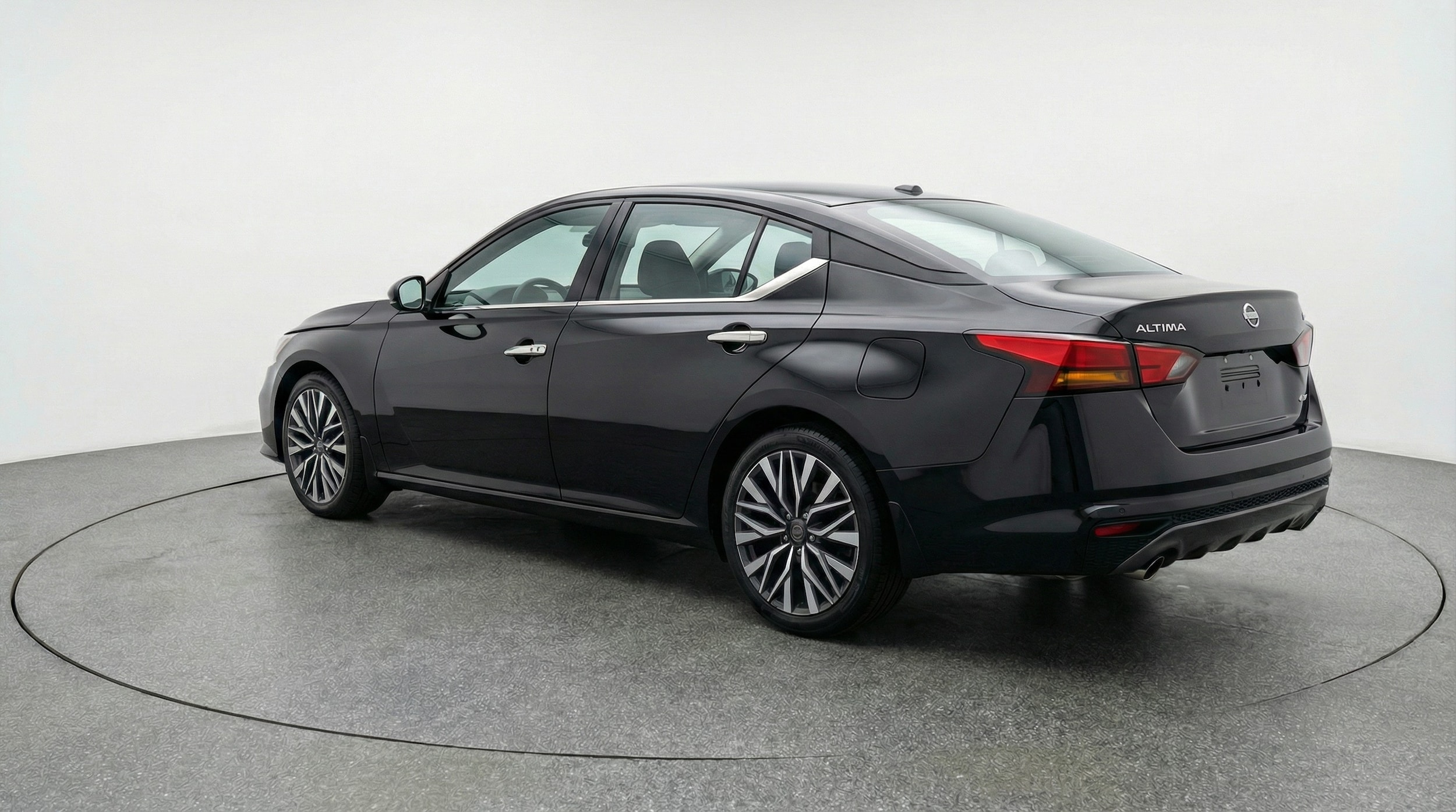 Thumbnail: 2025 Nissan Altima - 5