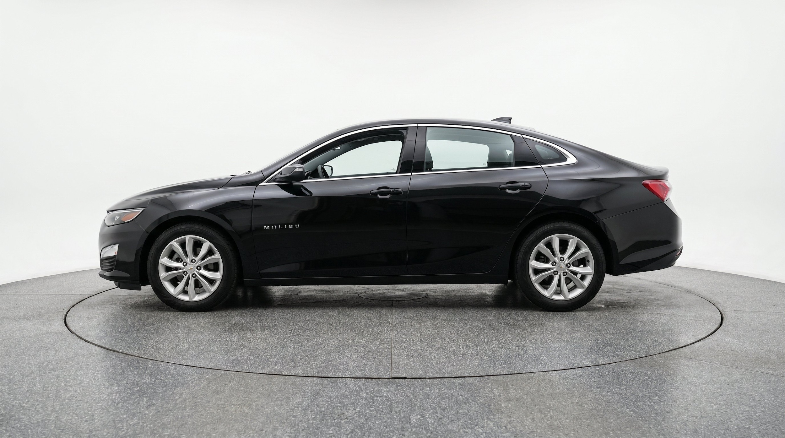 Thumbnail: 2024 Chevrolet Malibu - 5