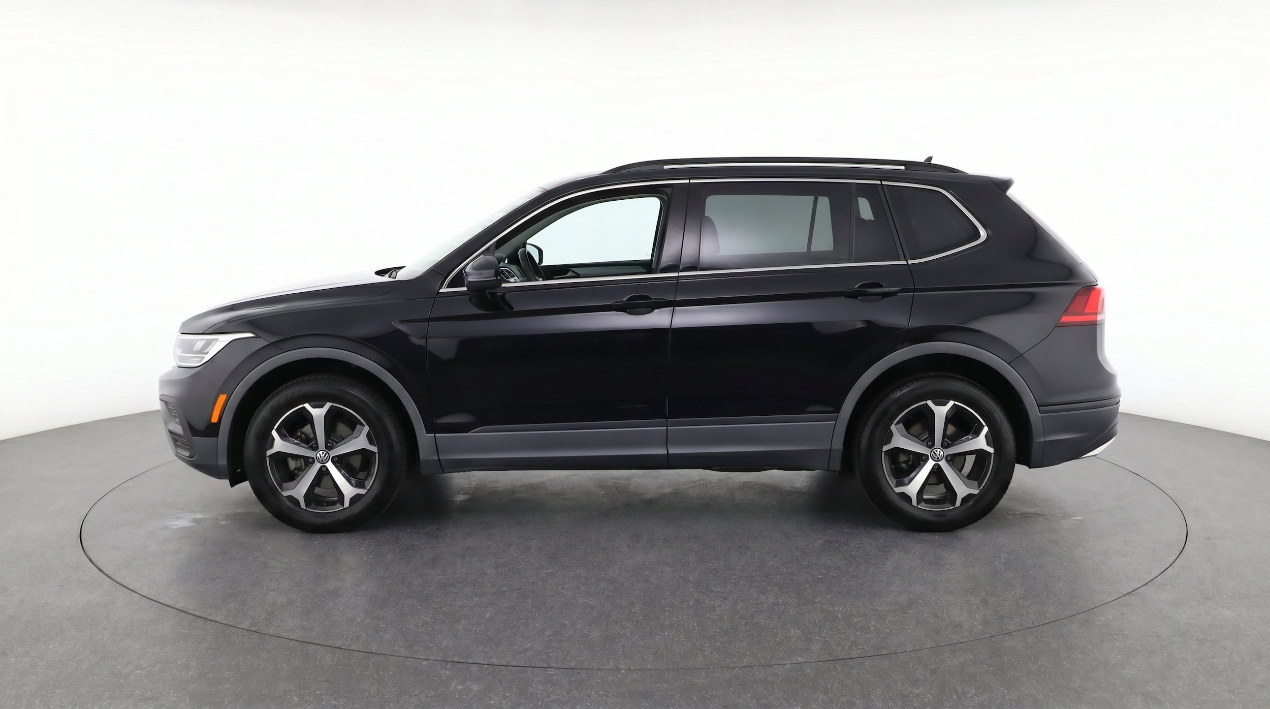 Thumbnail: 2026 Volkswagen Tiguan - 5