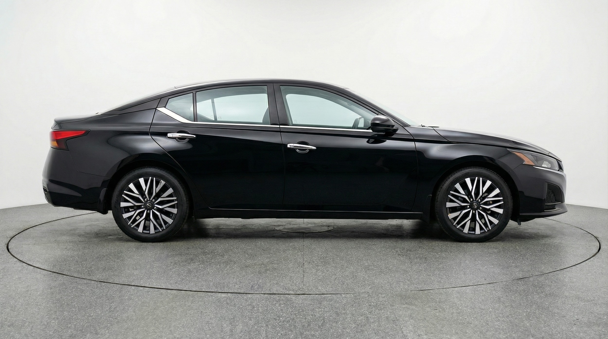 Thumbnail: 2025 Nissan Altima - 8