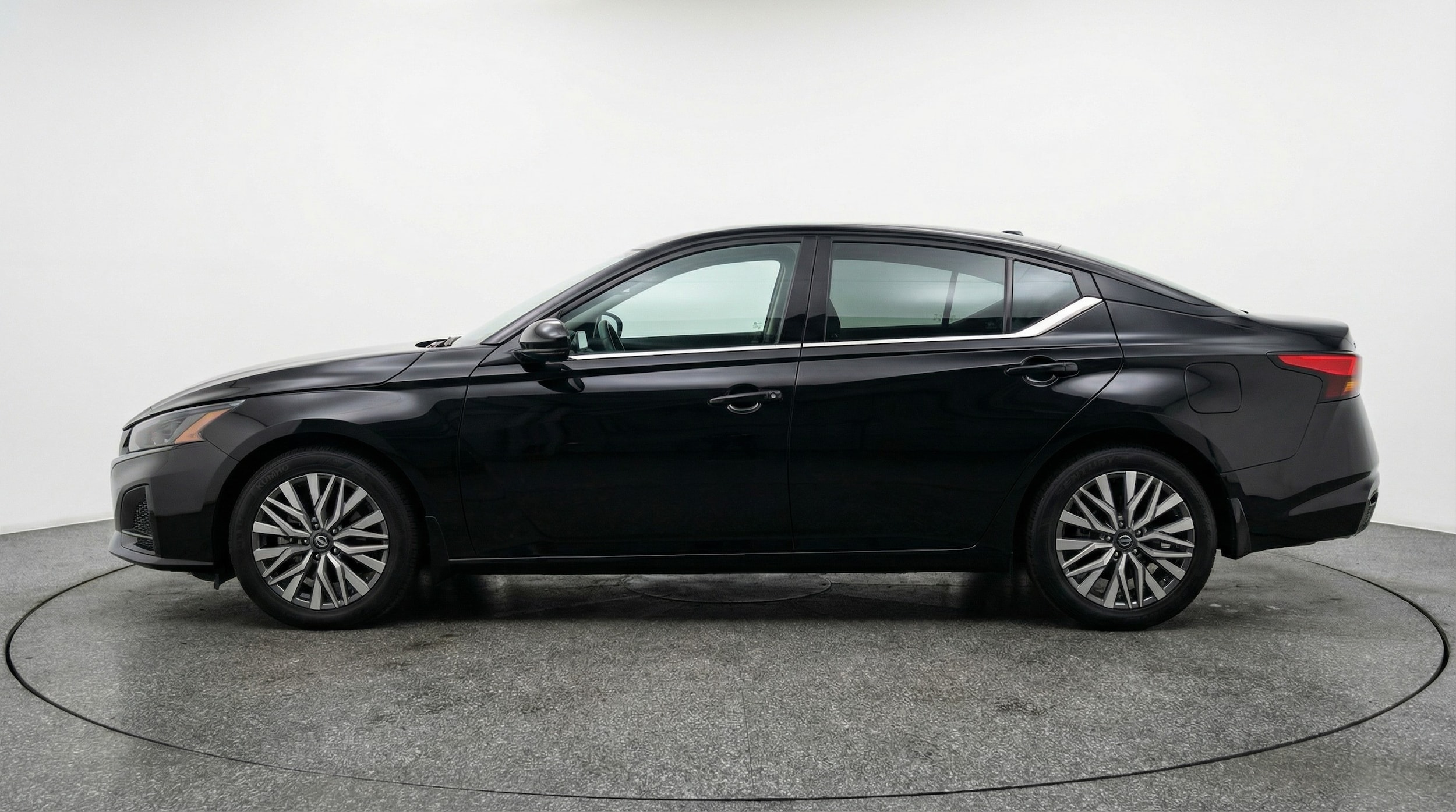Thumbnail: 2025 Nissan Altima - 4