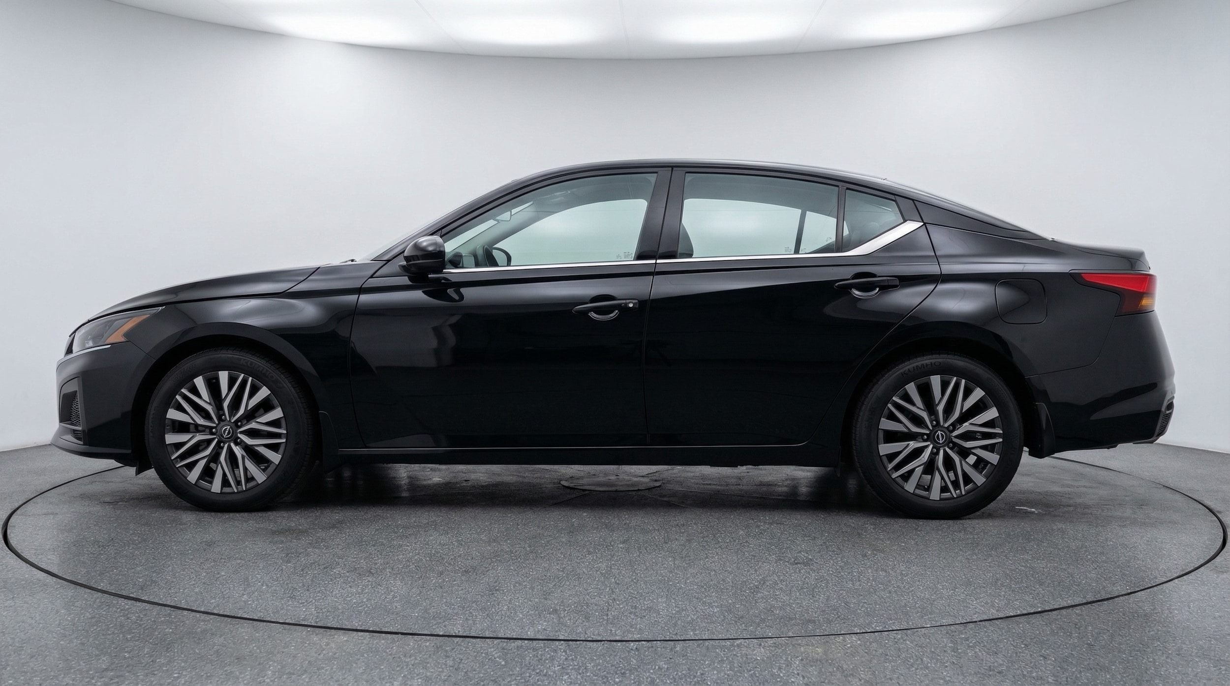 Thumbnail: 2025 Nissan Altima - 4