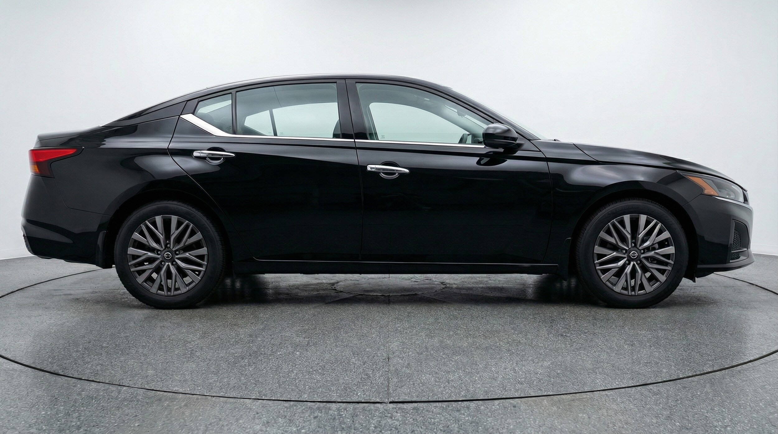 Thumbnail: 2025 Nissan Altima - 8