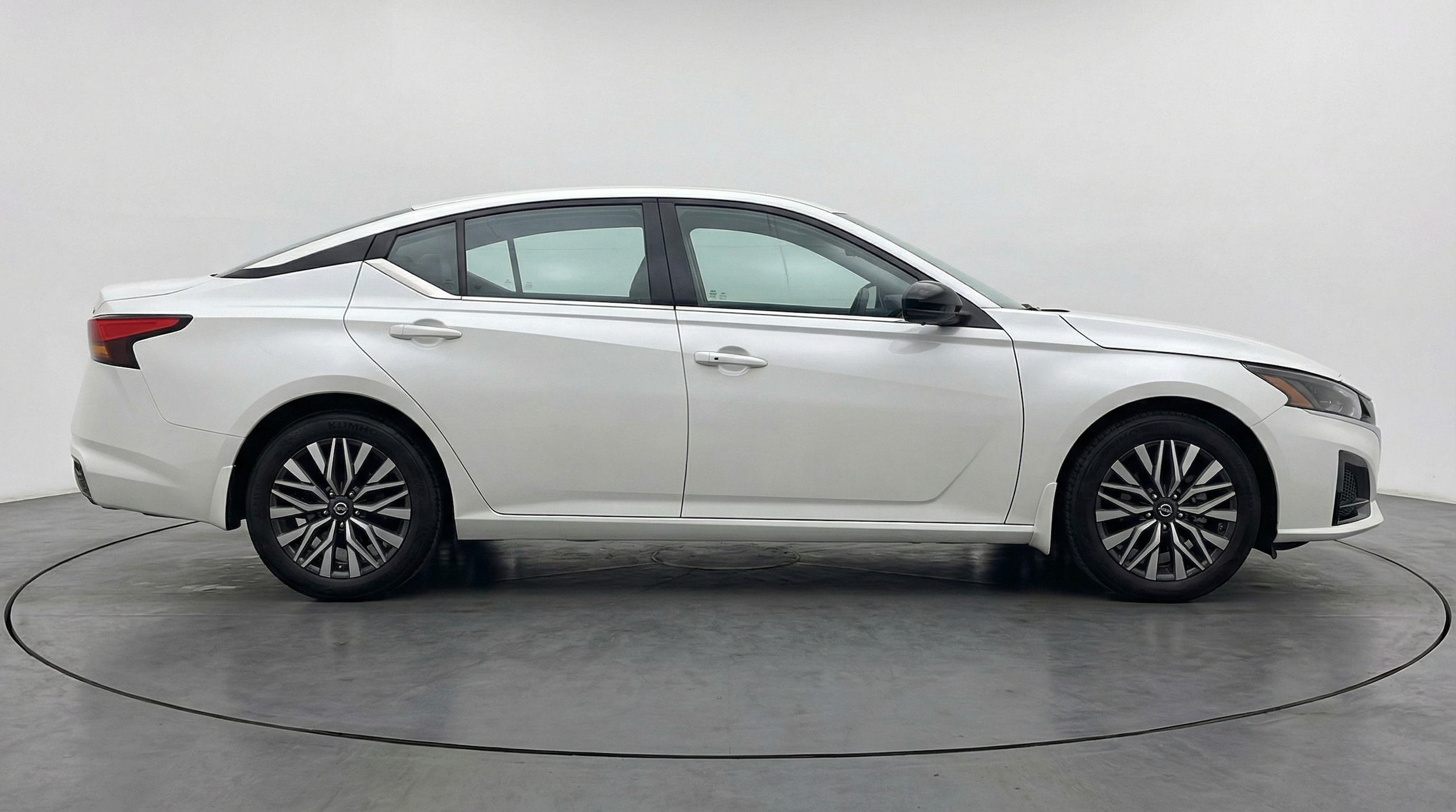 Thumbnail: 2025 Nissan Altima - 8