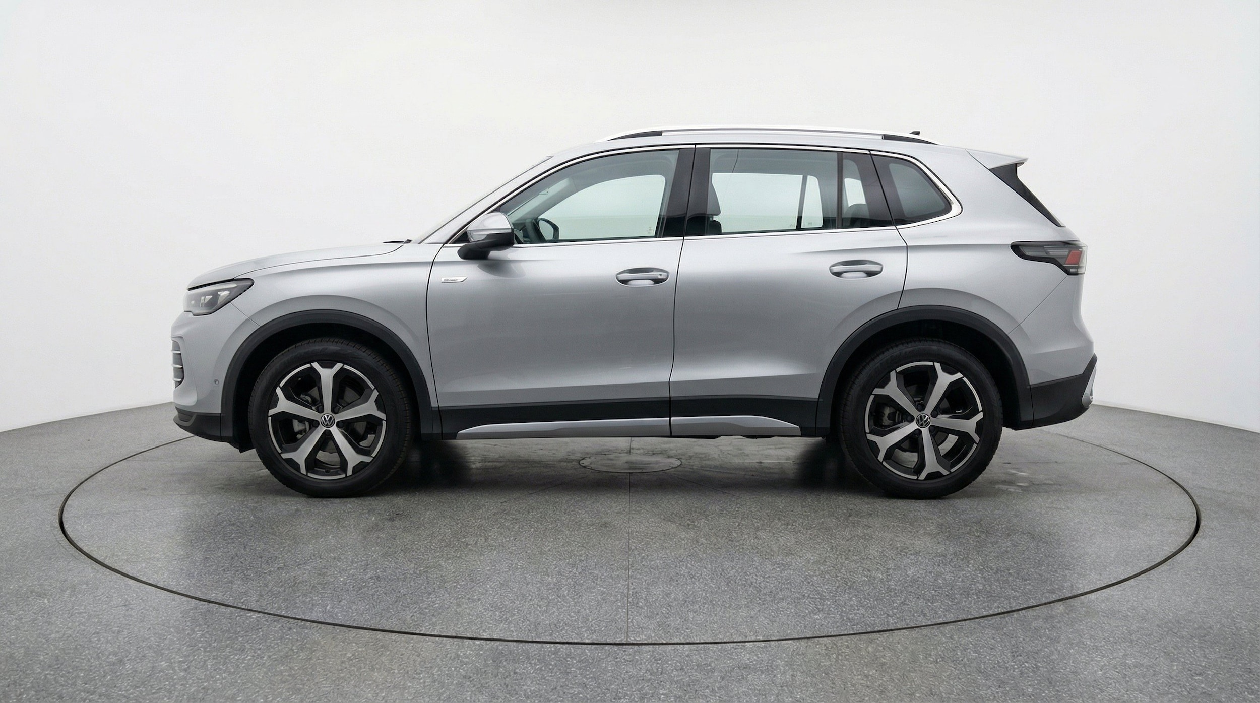 Thumbnail: 2026 Volkswagen Tiguan - 5