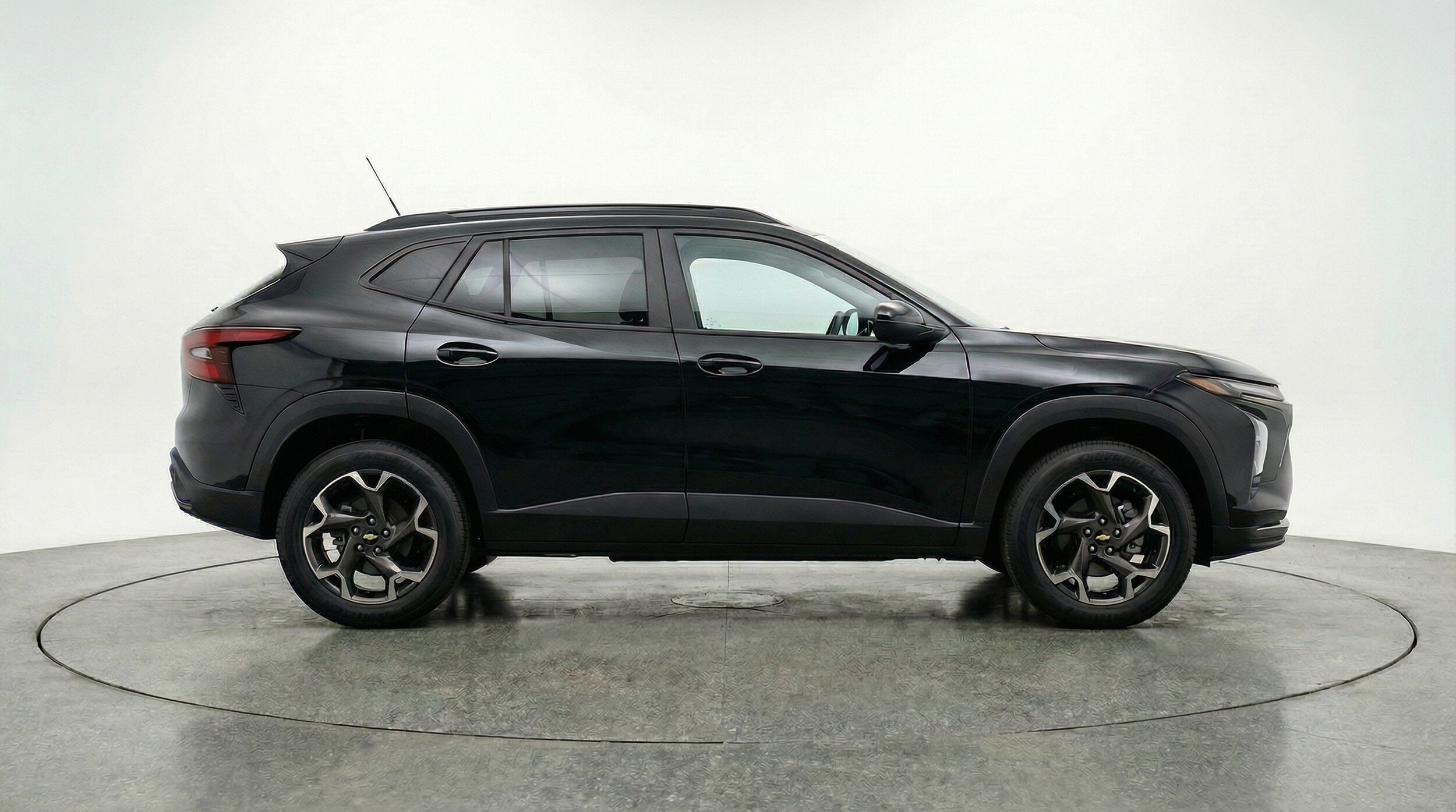 Thumbnail: 2025 Chevrolet Trax - 8