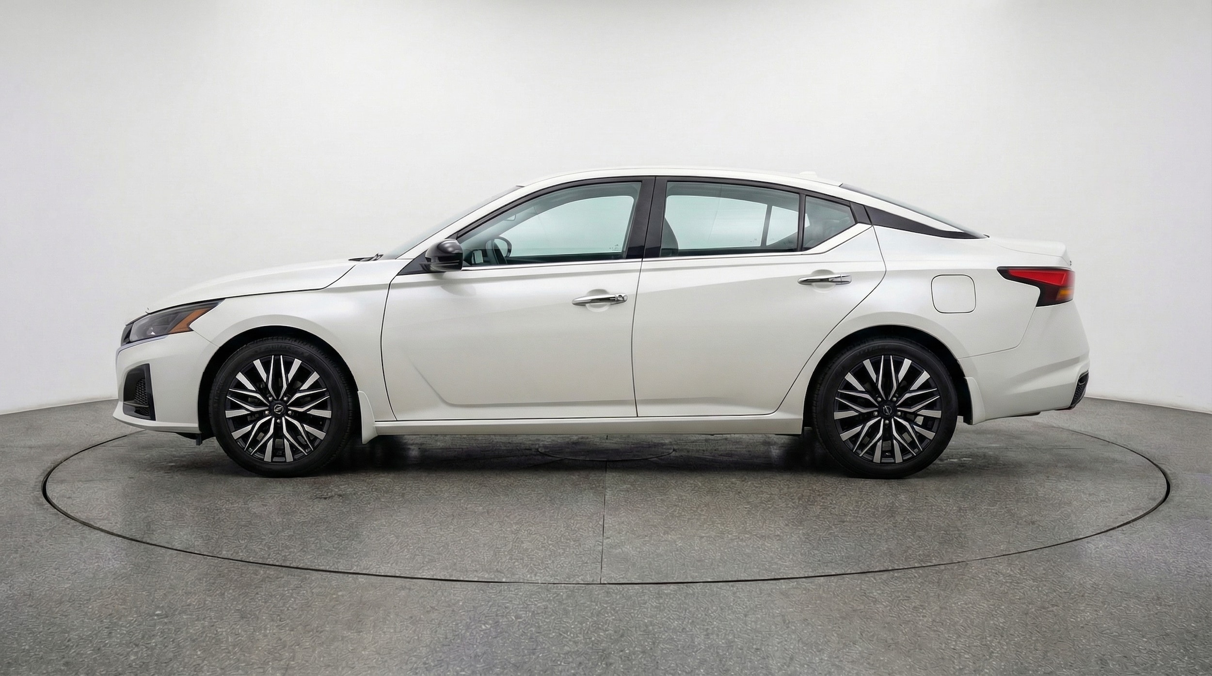 Thumbnail: 2025 Nissan Altima - 4