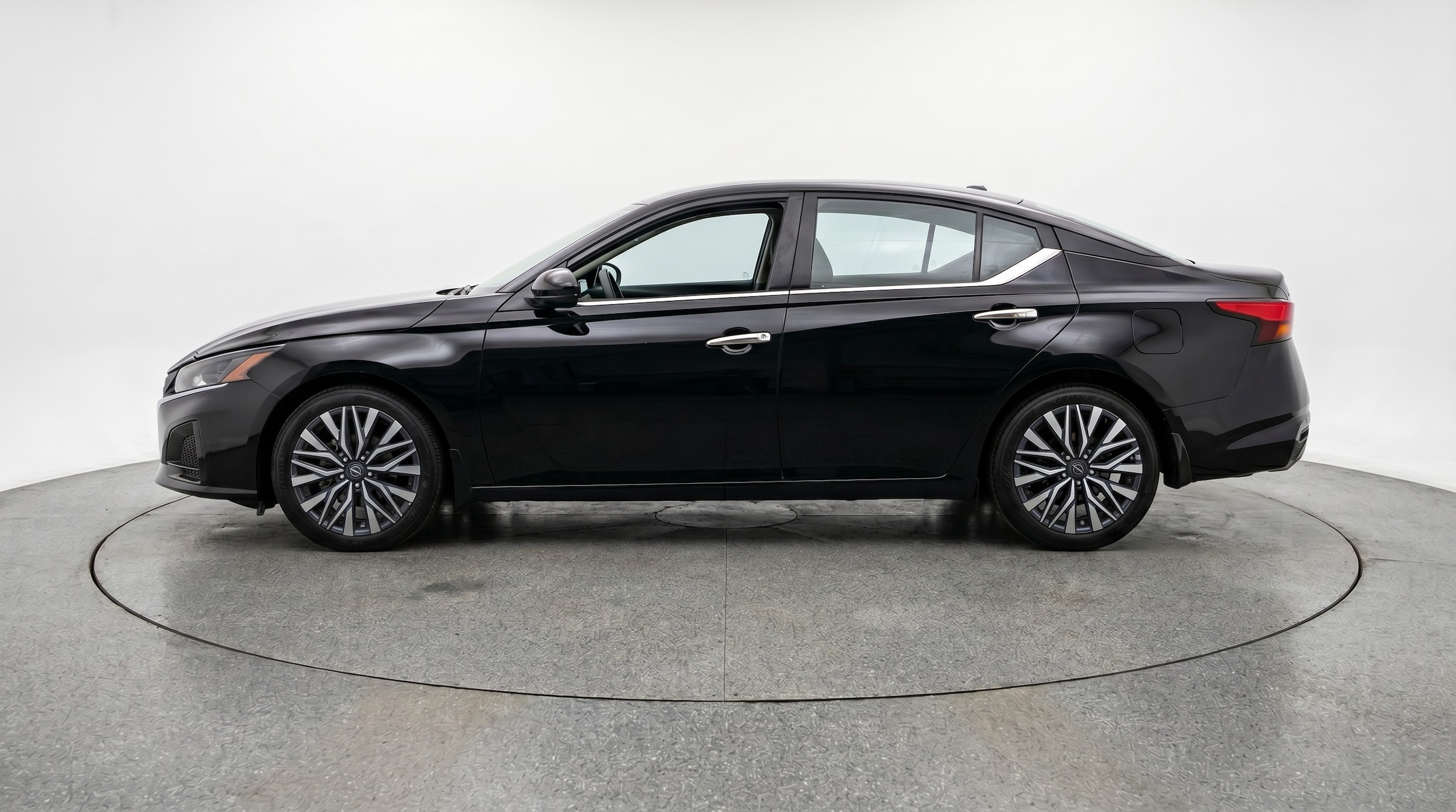 Thumbnail: 2025 Nissan Altima - 4