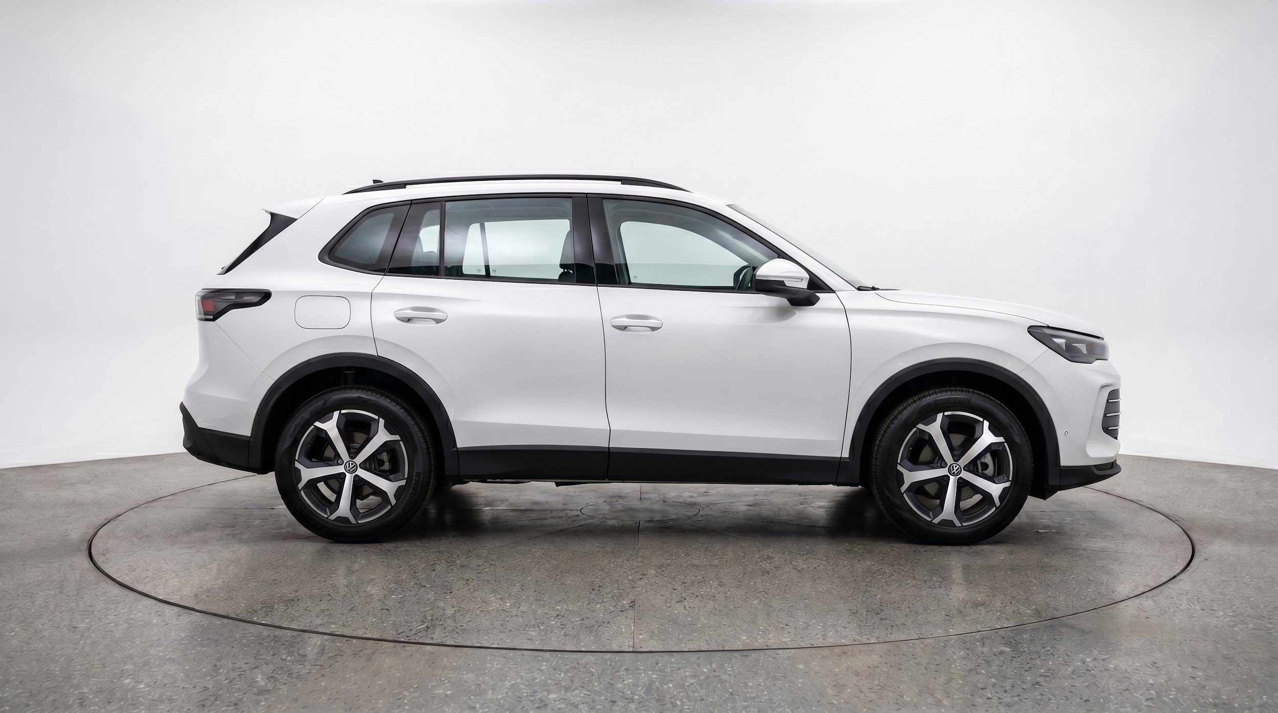 Thumbnail: 2026 Volkswagen Tiguan - 10