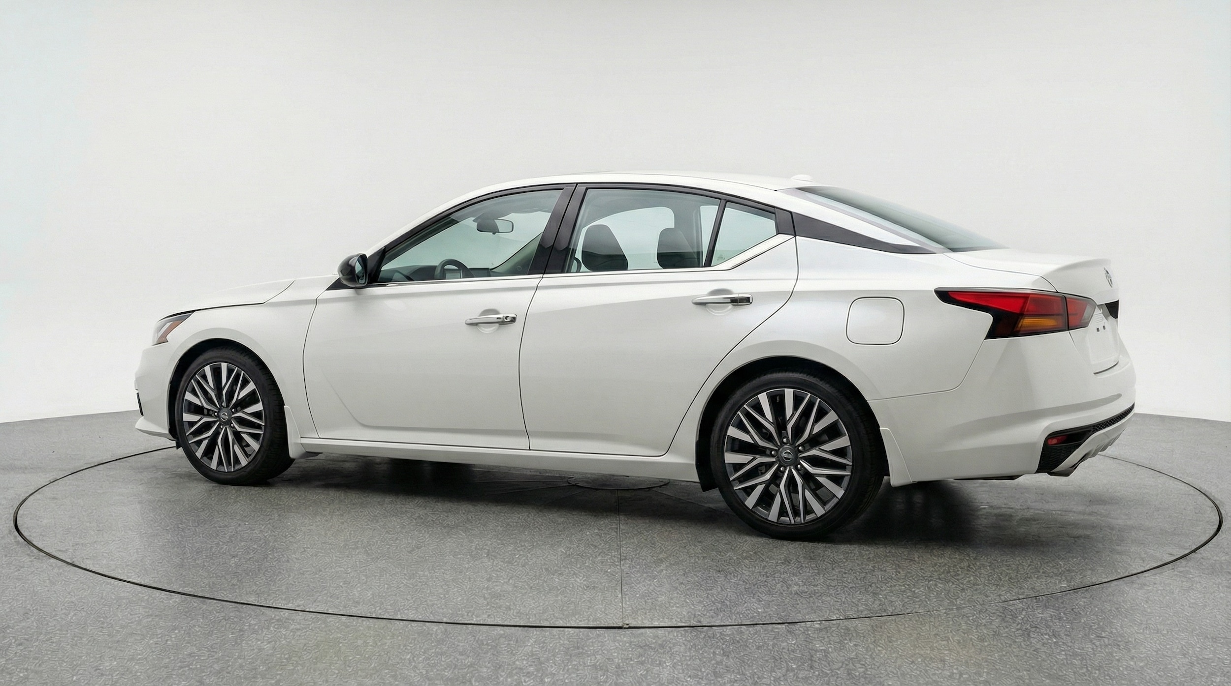 Thumbnail: 2025 Nissan Altima - 5