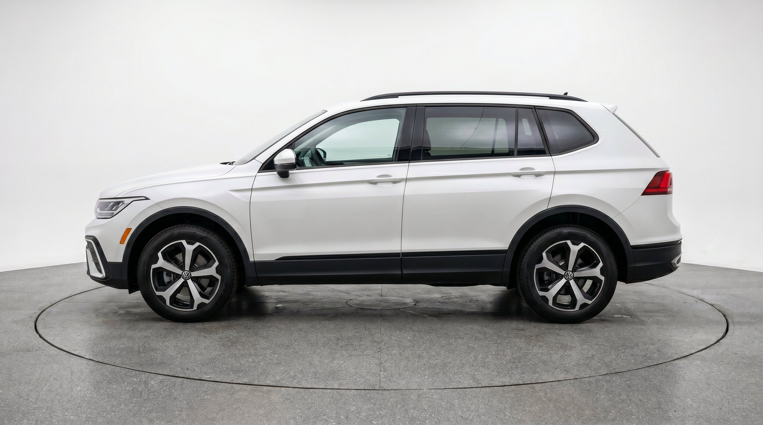Thumbnail: 2026 Volkswagen Tiguan - 5