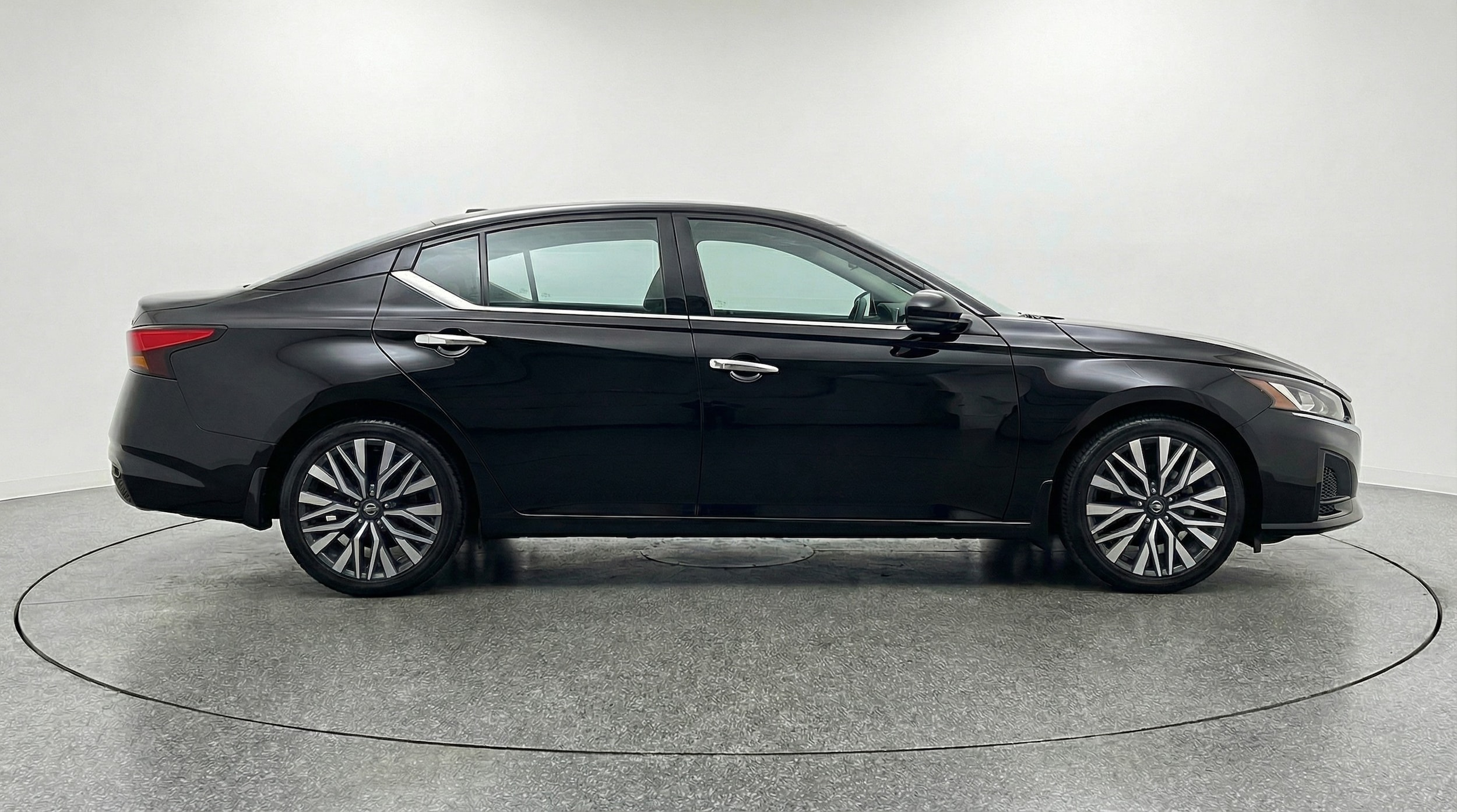 Thumbnail: 2025 Nissan Altima - 8