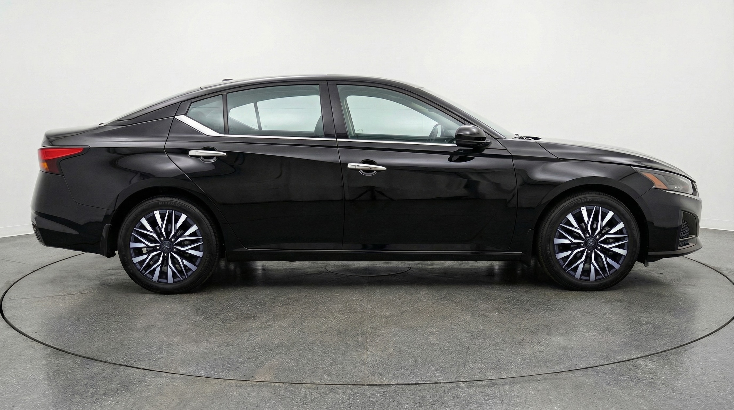Thumbnail: 2025 Nissan Altima - 8