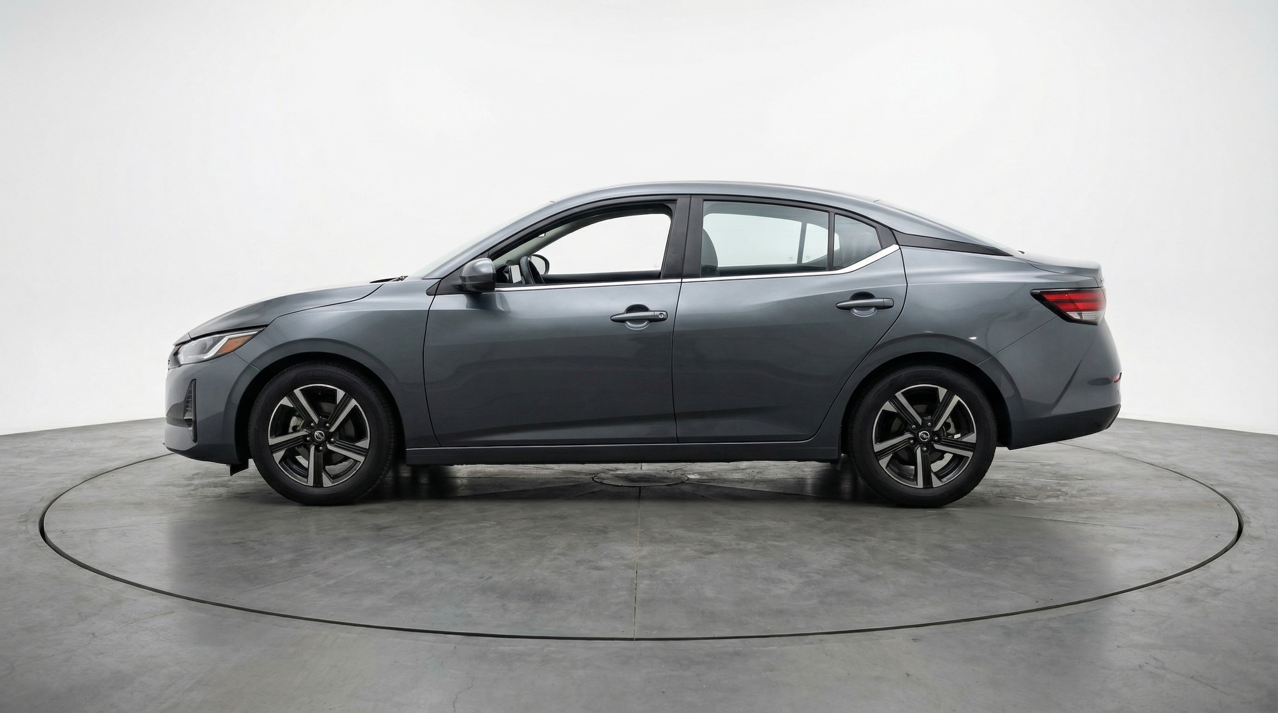 Thumbnail: 2025 Nissan Sentra - 4