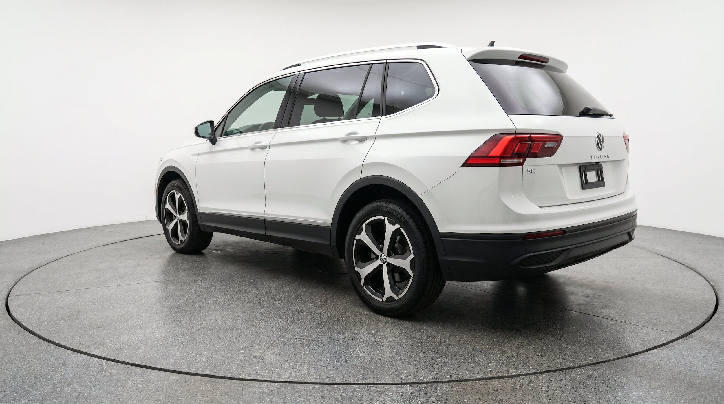 Thumbnail: 2026 Volkswagen Tiguan - 6