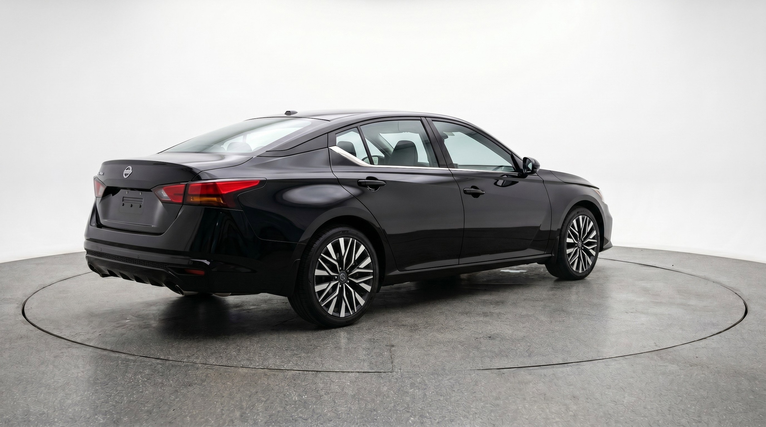 Thumbnail: 2025 Nissan Altima - 9