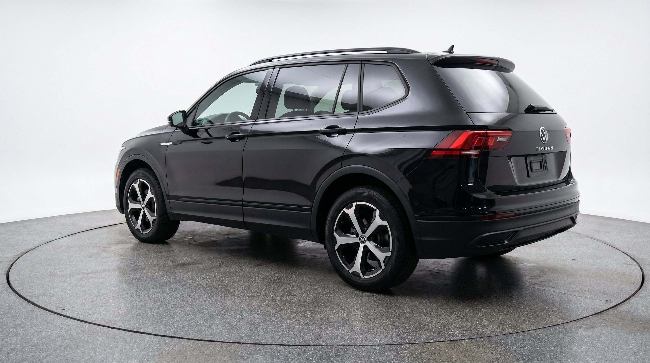 Thumbnail: 2026 Volkswagen Tiguan - 6