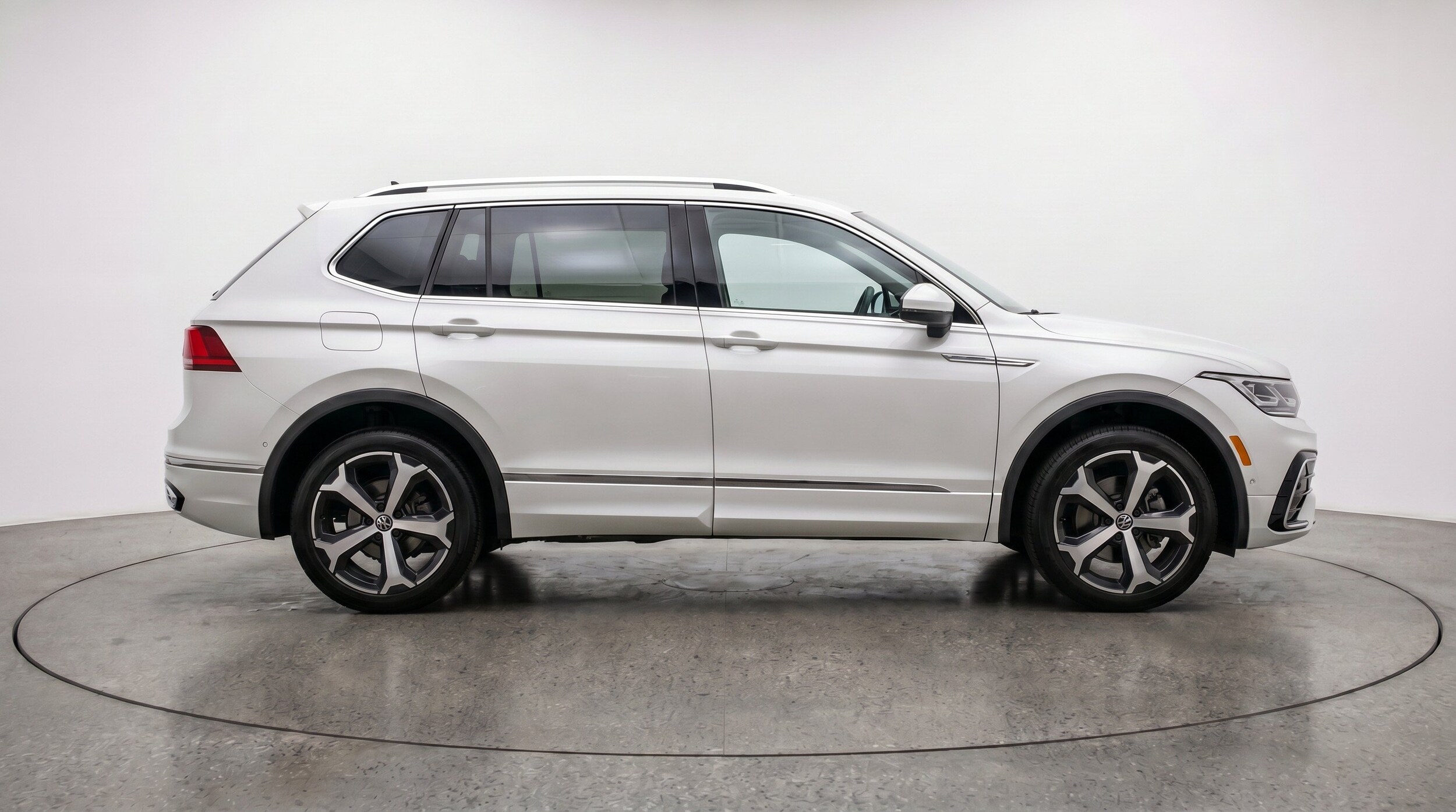 Thumbnail: 2026 Volkswagen Tiguan - 11