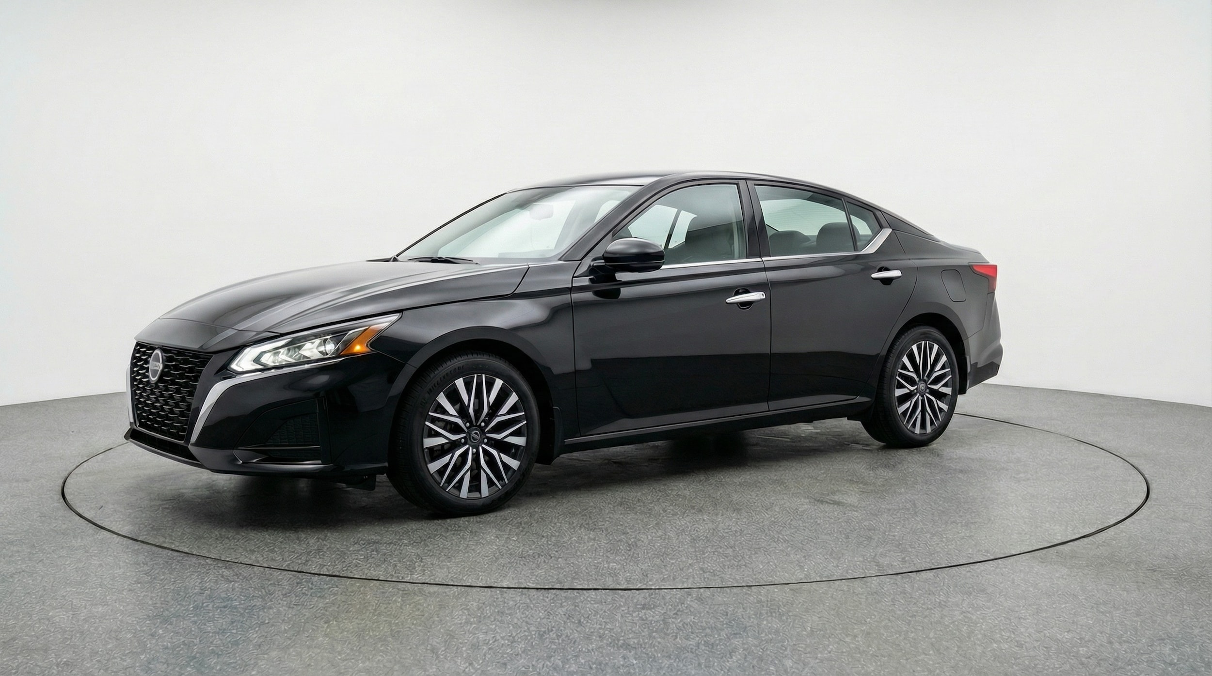 Thumbnail: 2025 Nissan Altima - 3