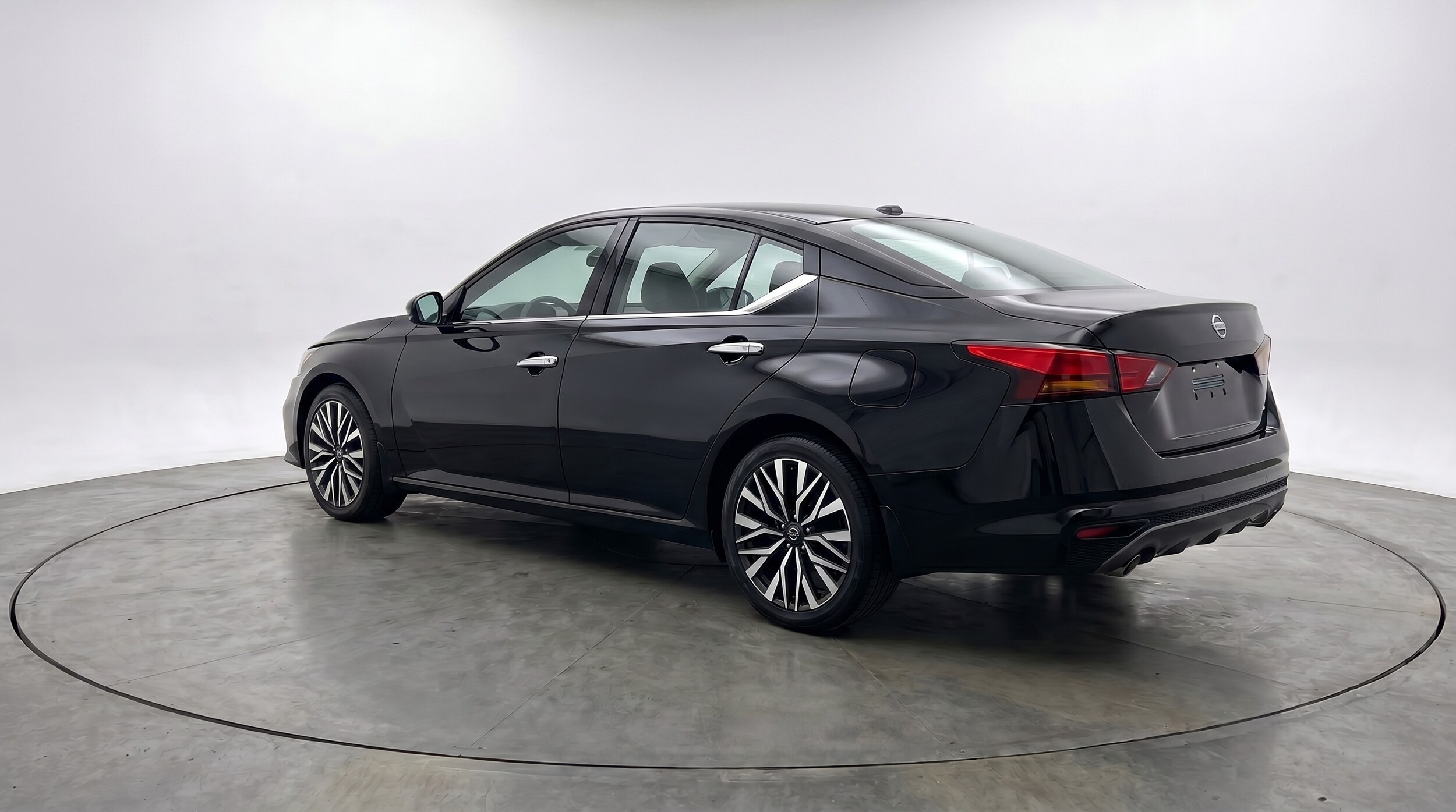 Thumbnail: 2025 Nissan Altima - 5