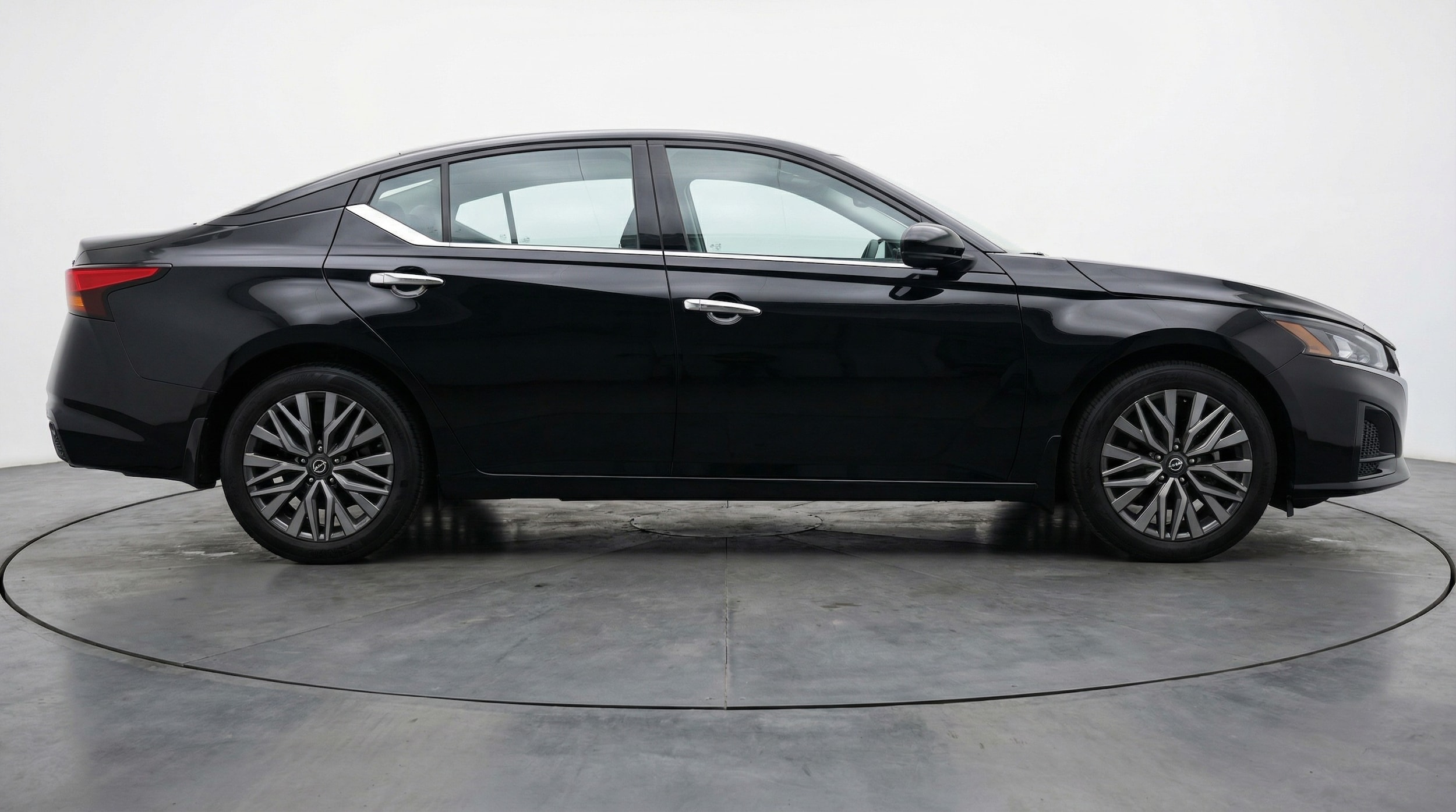 Thumbnail: 2025 Nissan Altima - 8