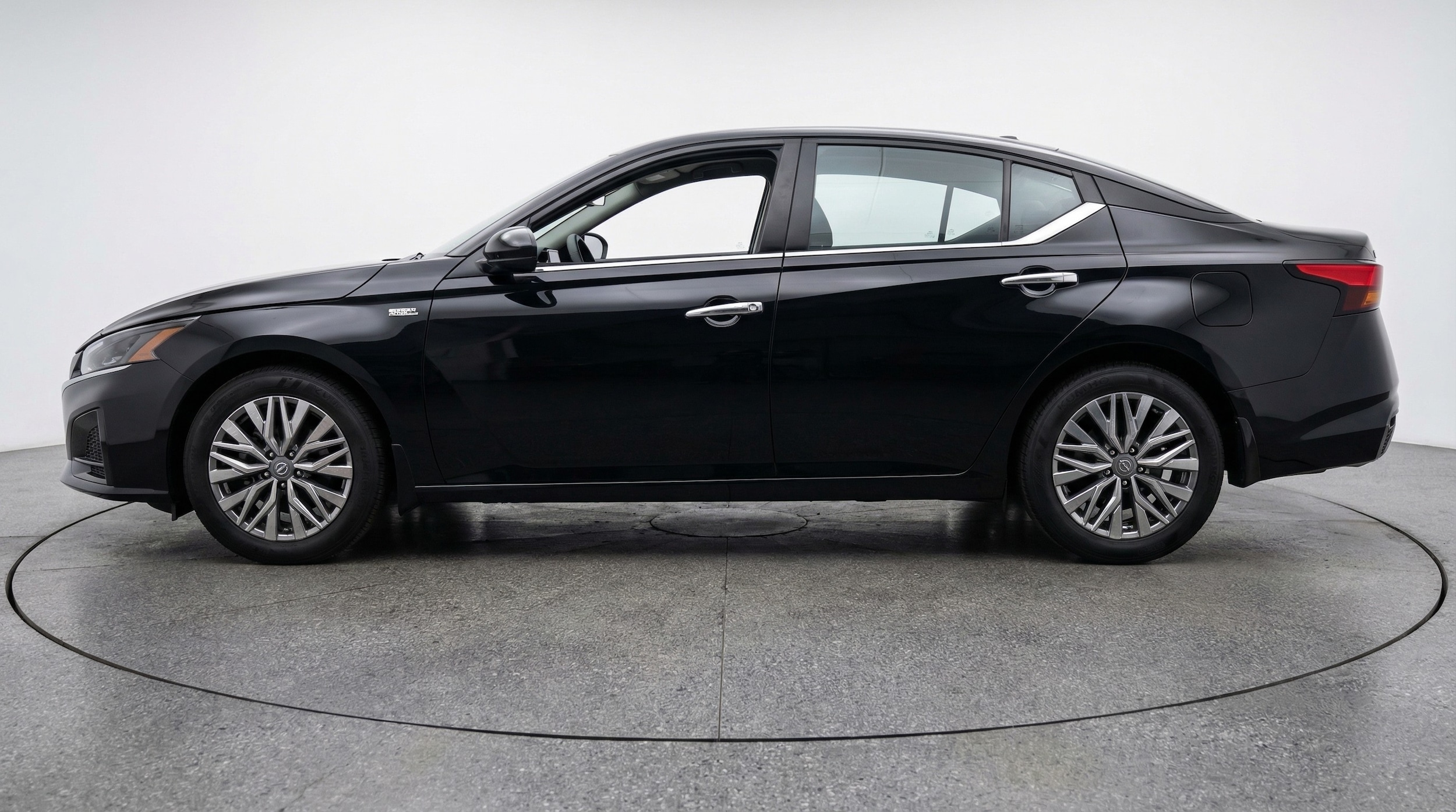 Thumbnail: 2025 Nissan Altima - 4